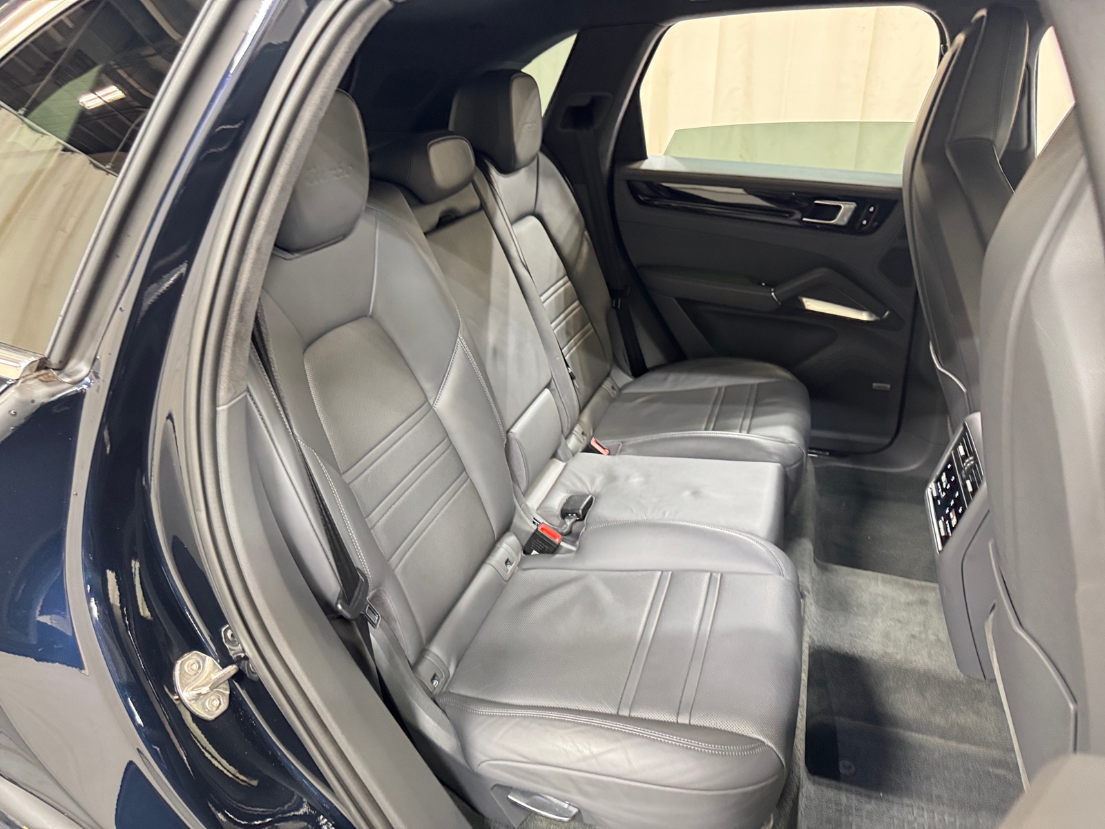 Thumbnail: 2019 Porsche Cayenne - 5