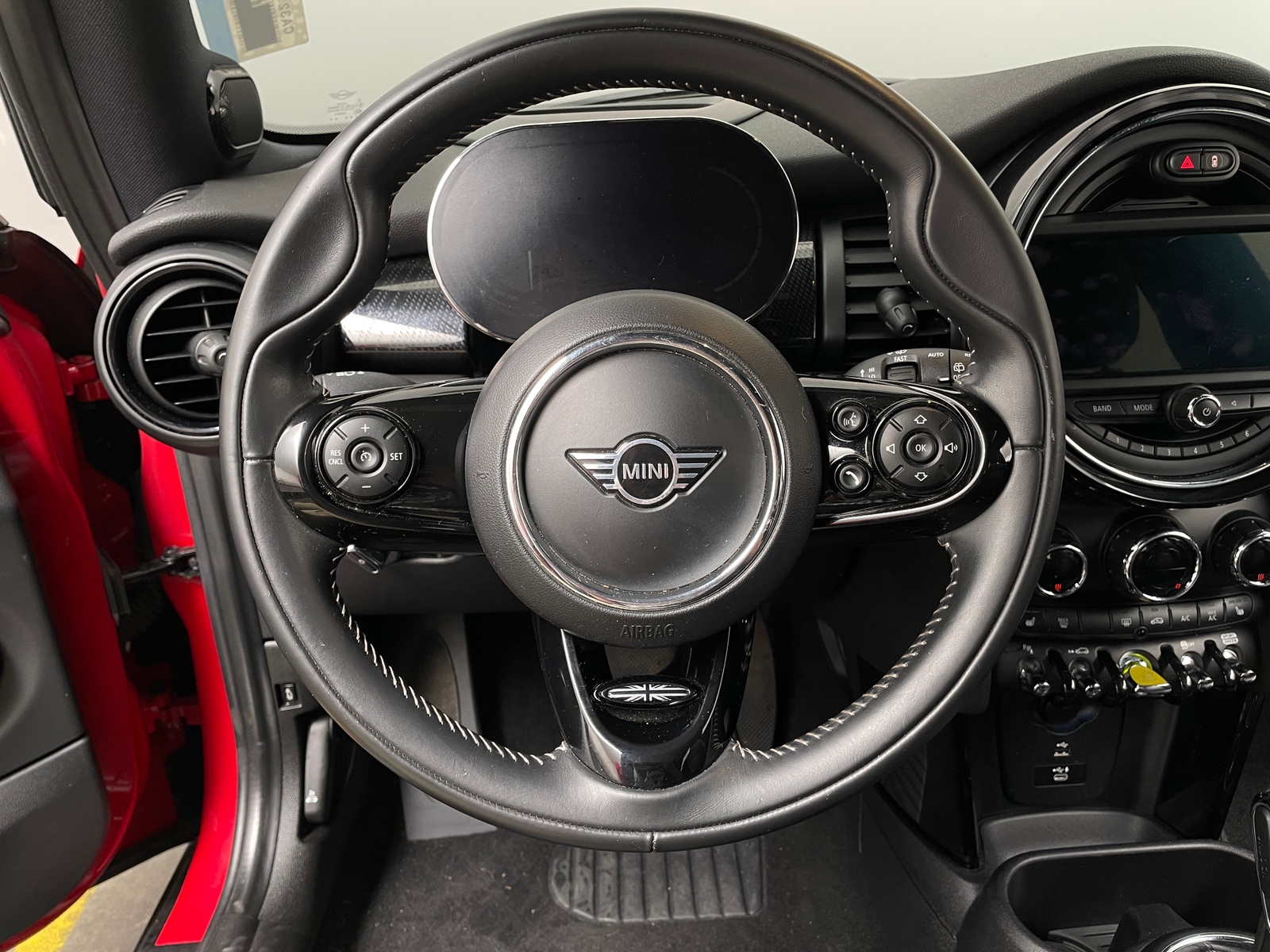 Thumbnail: 2021 MINI Cooper Hardtop - 4