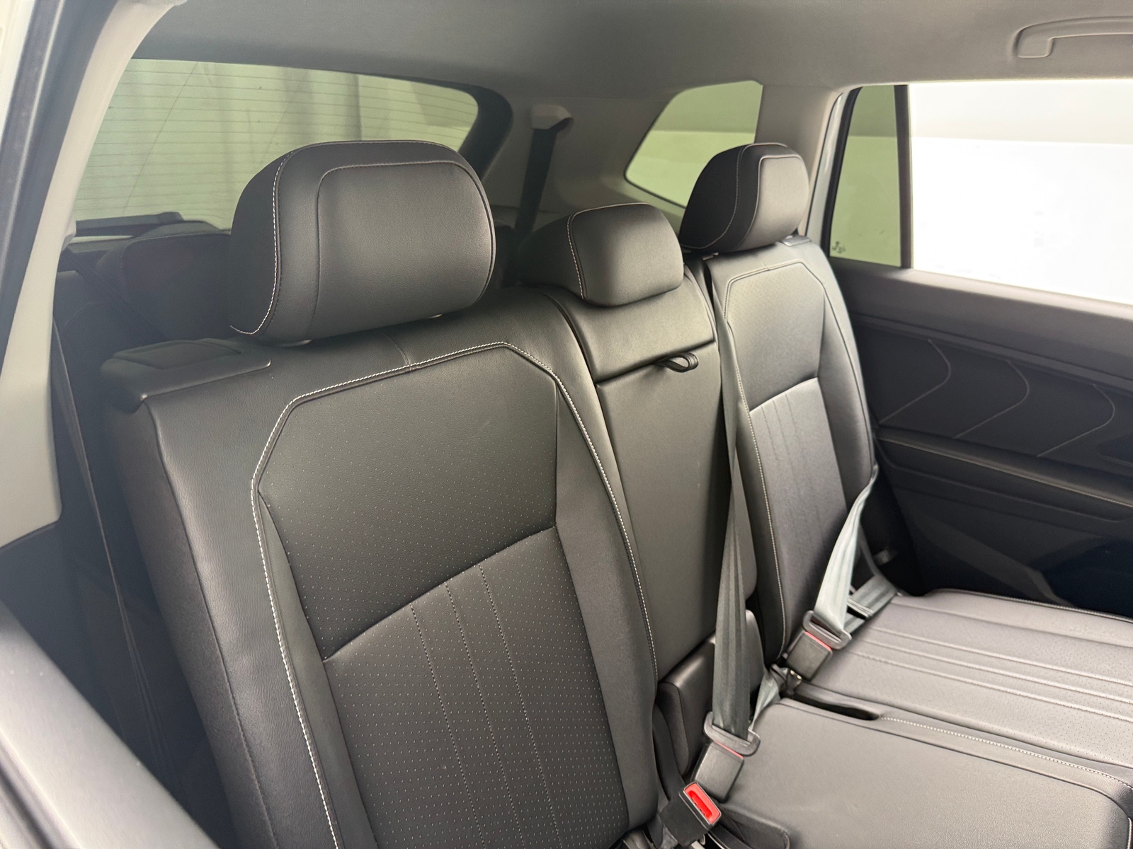 Thumbnail: 2023 Volkswagen Tiguan - 5