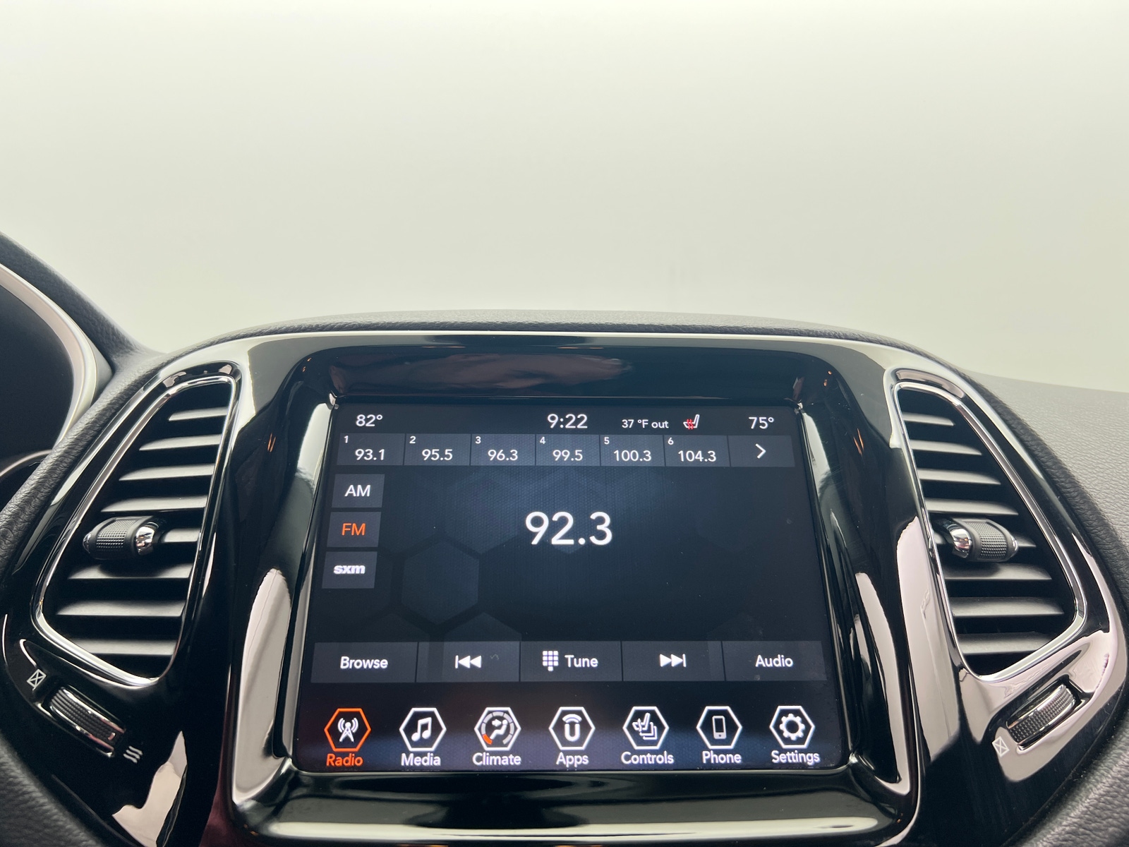 Thumbnail: 2019 Jeep Compass - 3