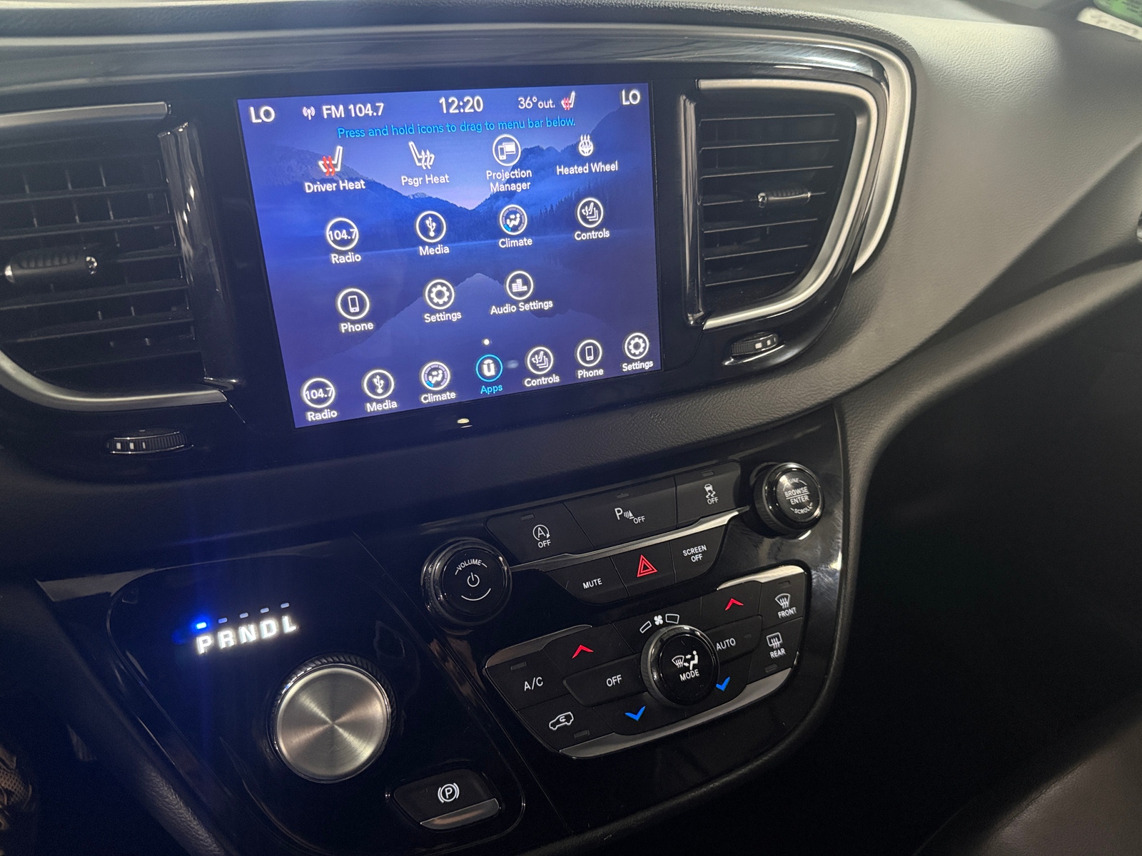 Thumbnail: 2019 Chrysler Pacifica - 3