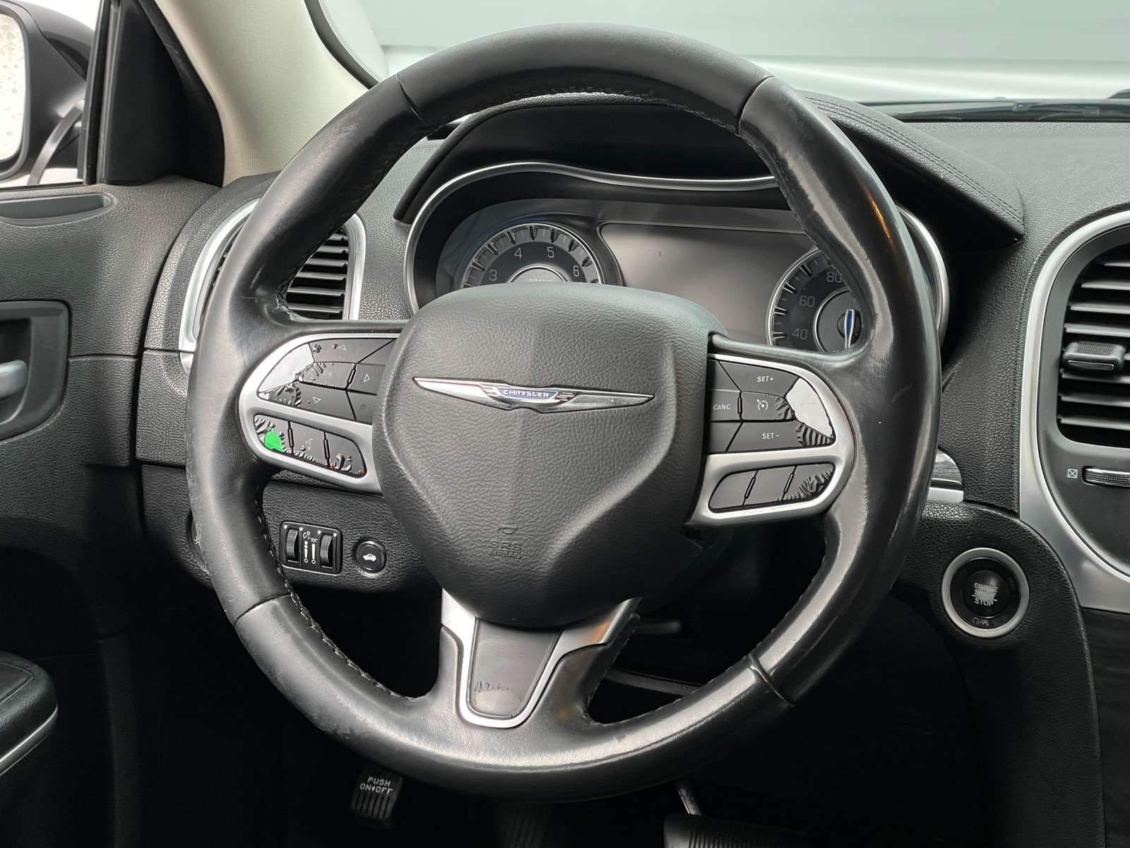 Thumbnail: 2019 Chrysler 300 - 5