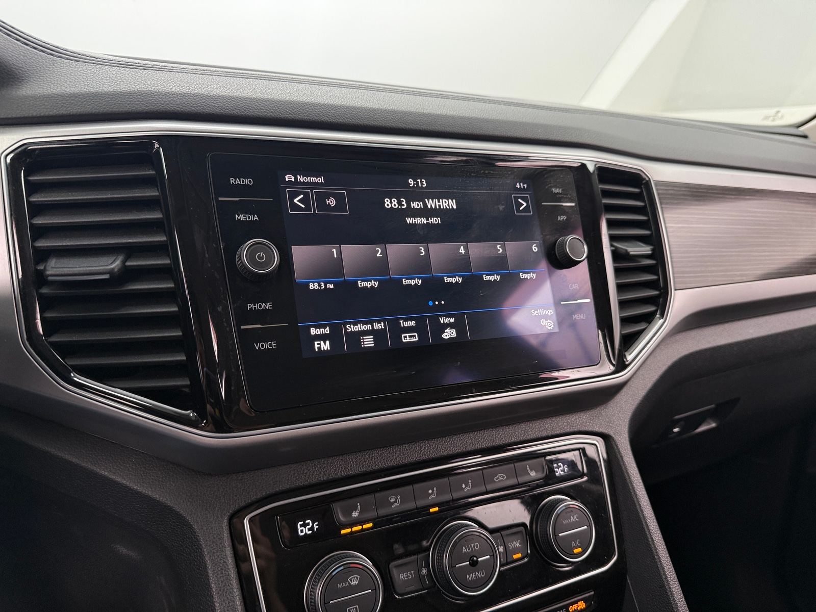 Thumbnail: 2019 Volkswagen Atlas - 3