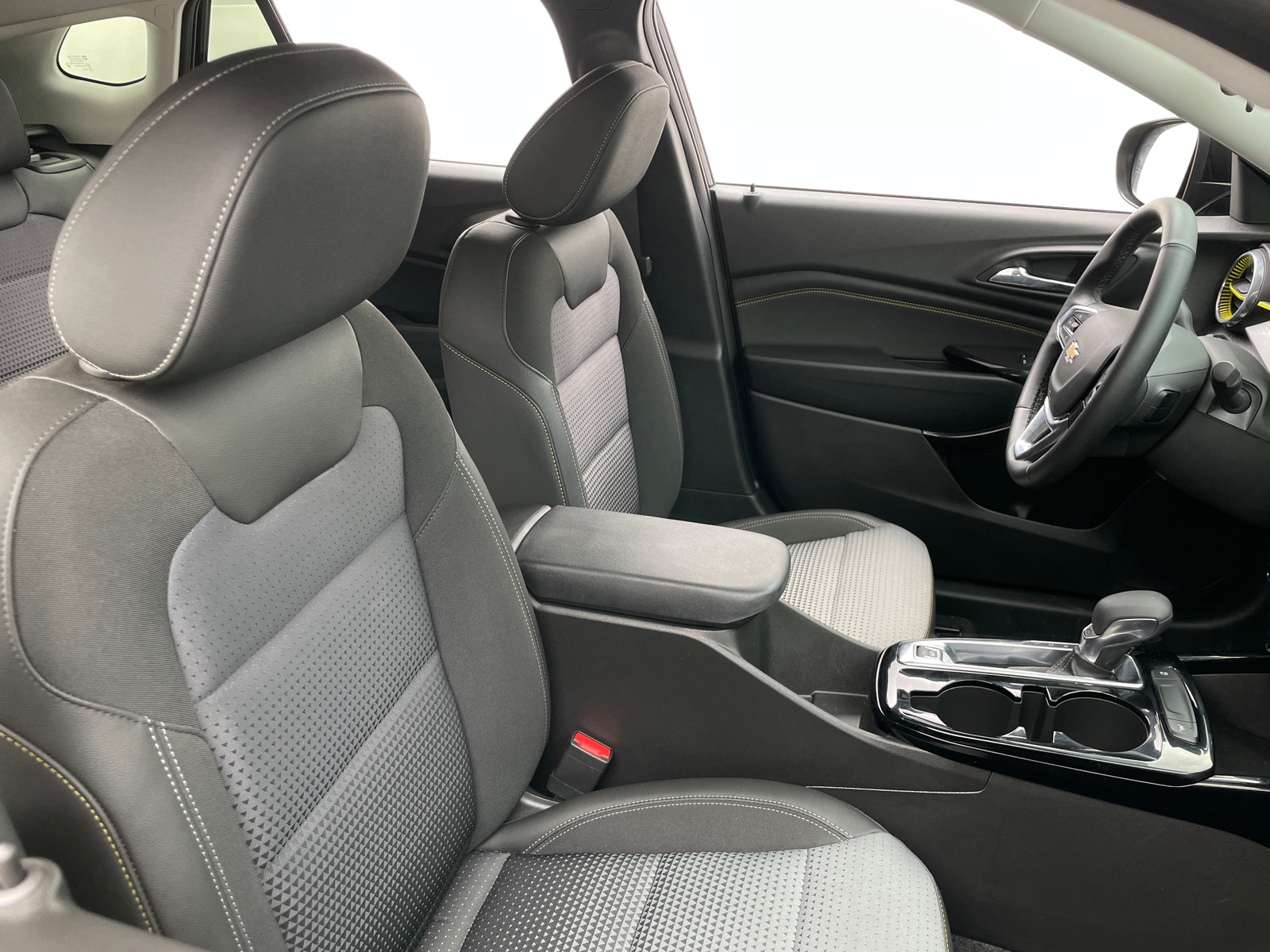 Thumbnail: 2025 Chevrolet Trax - 2