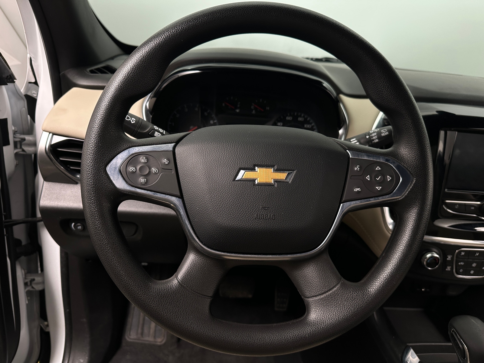 Thumbnail: 2023 Chevrolet Traverse - 5