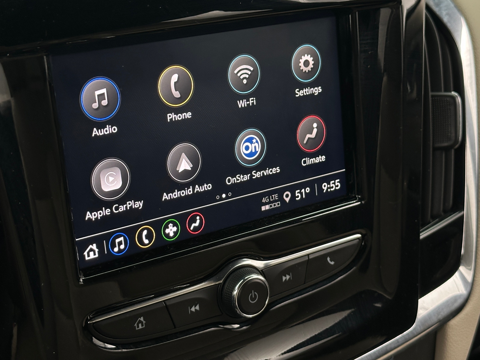 Thumbnail: 2023 Chevrolet Traverse - 4