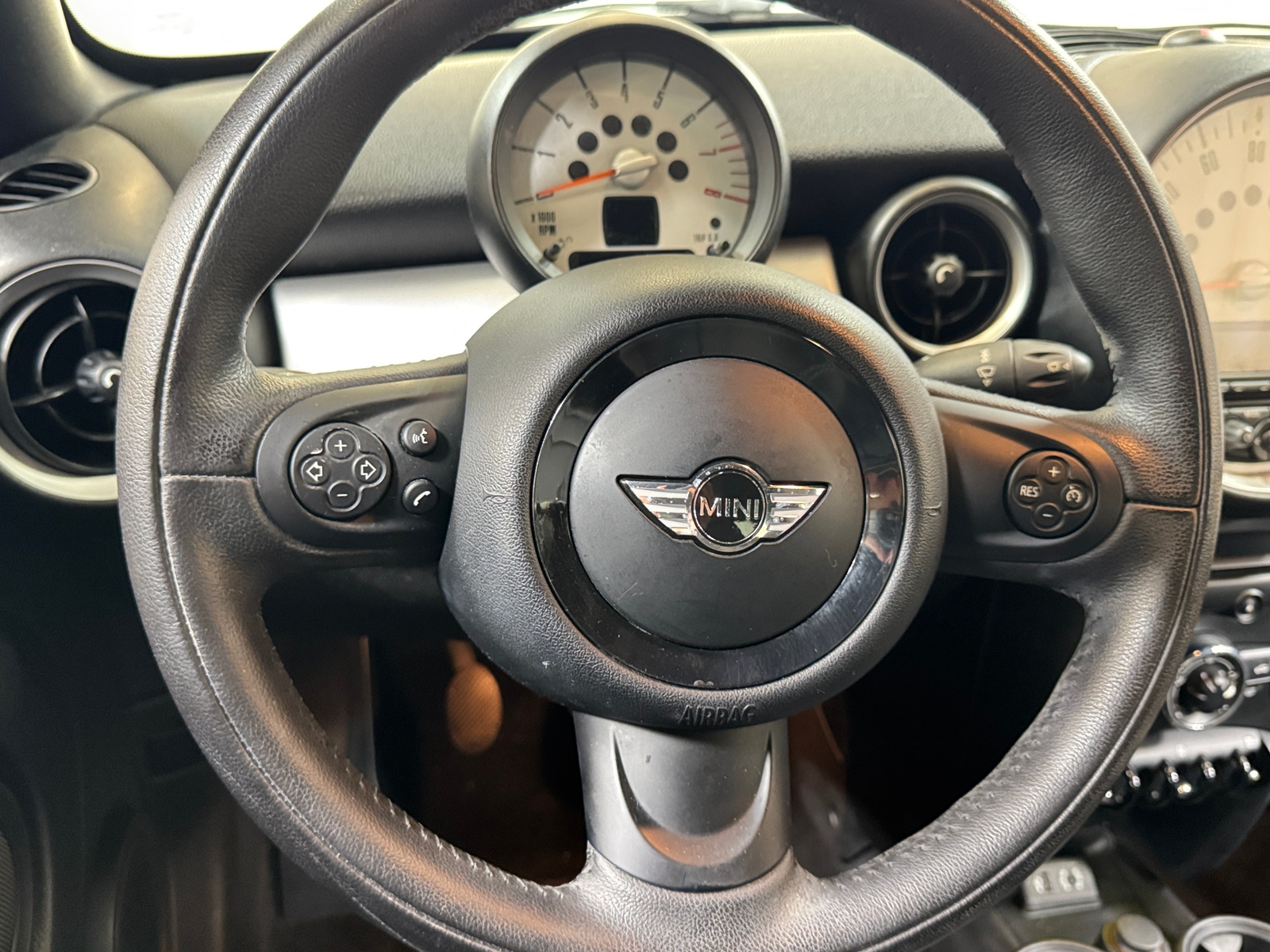 Thumbnail: 2013 MINI Cooper Coupe - 4