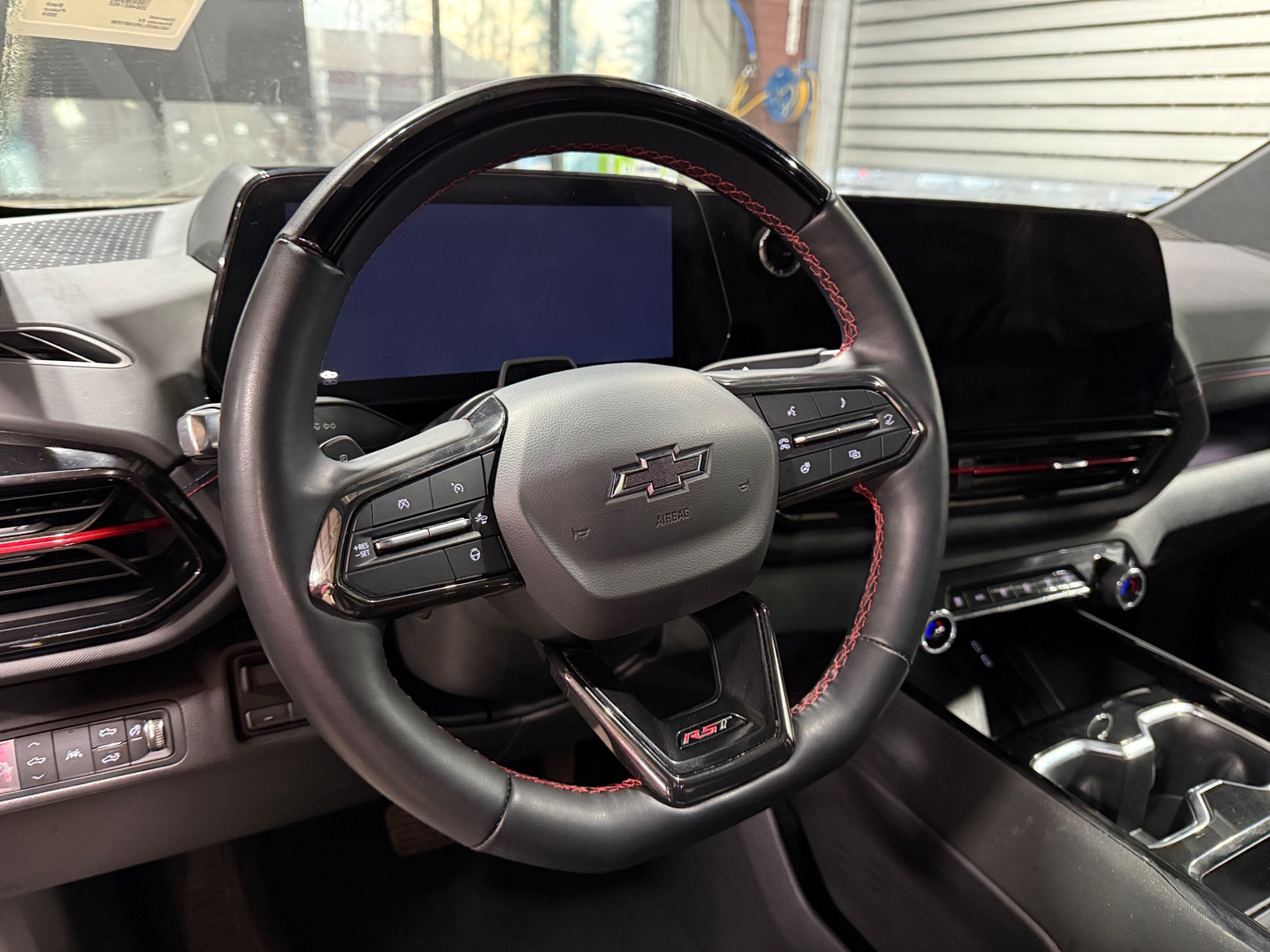 Thumbnail: 2024 Chevrolet Silverado EV - 5