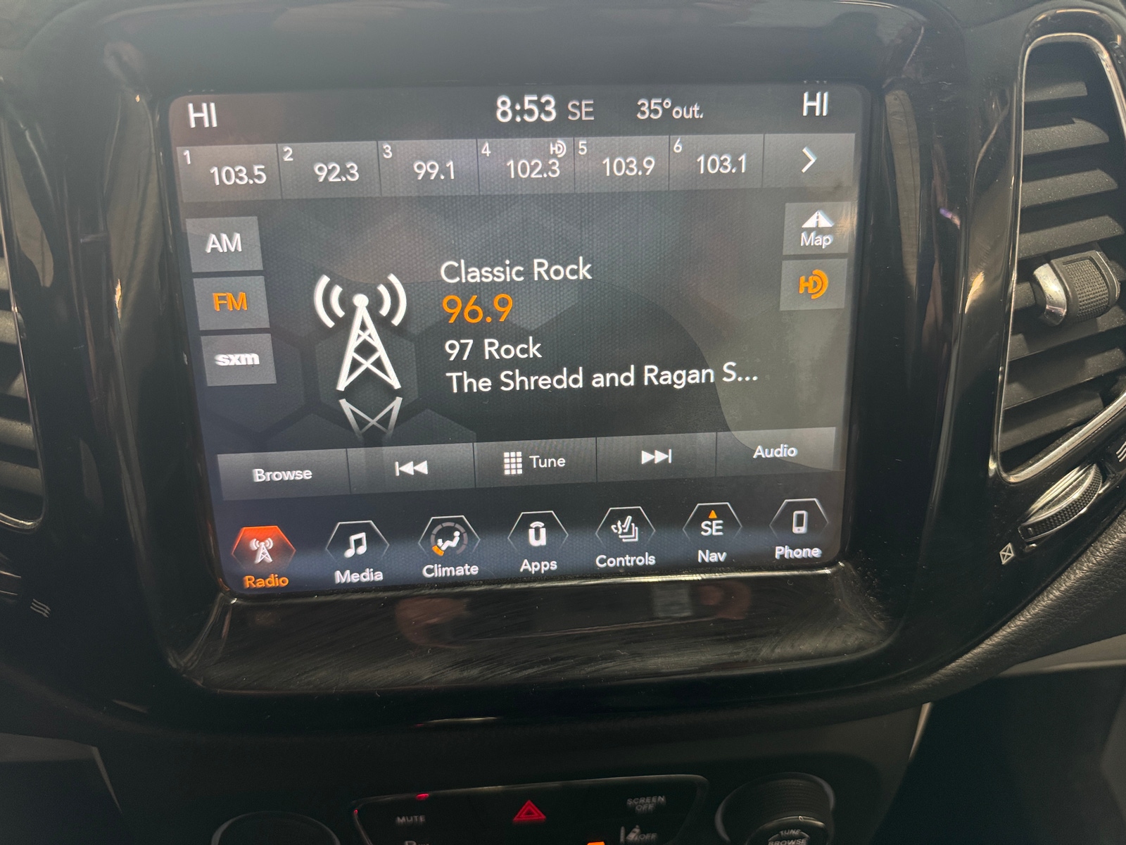 Thumbnail: 2017 Jeep Compass - 3