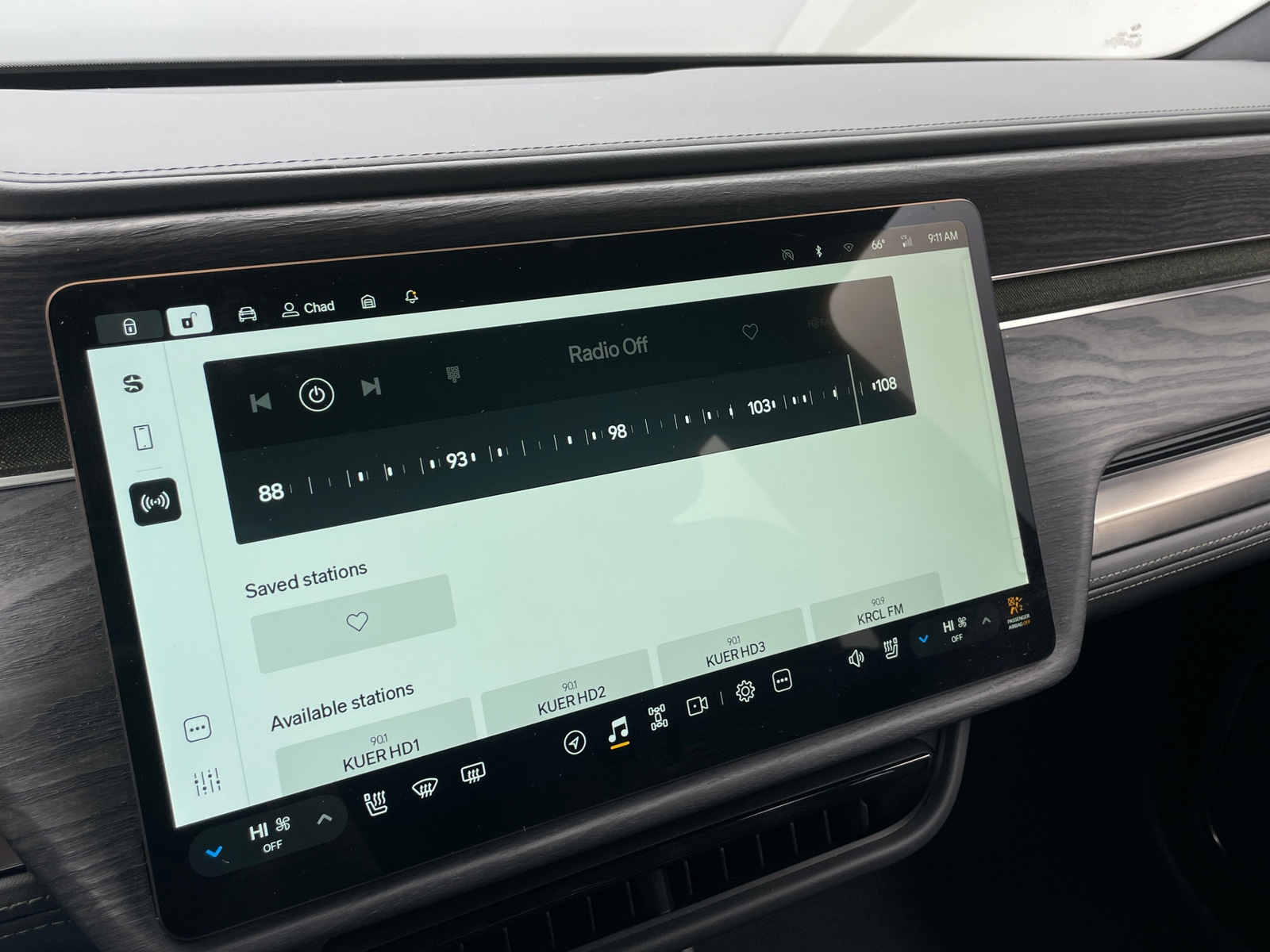 Thumbnail: 2026 Rivian R1S - 3