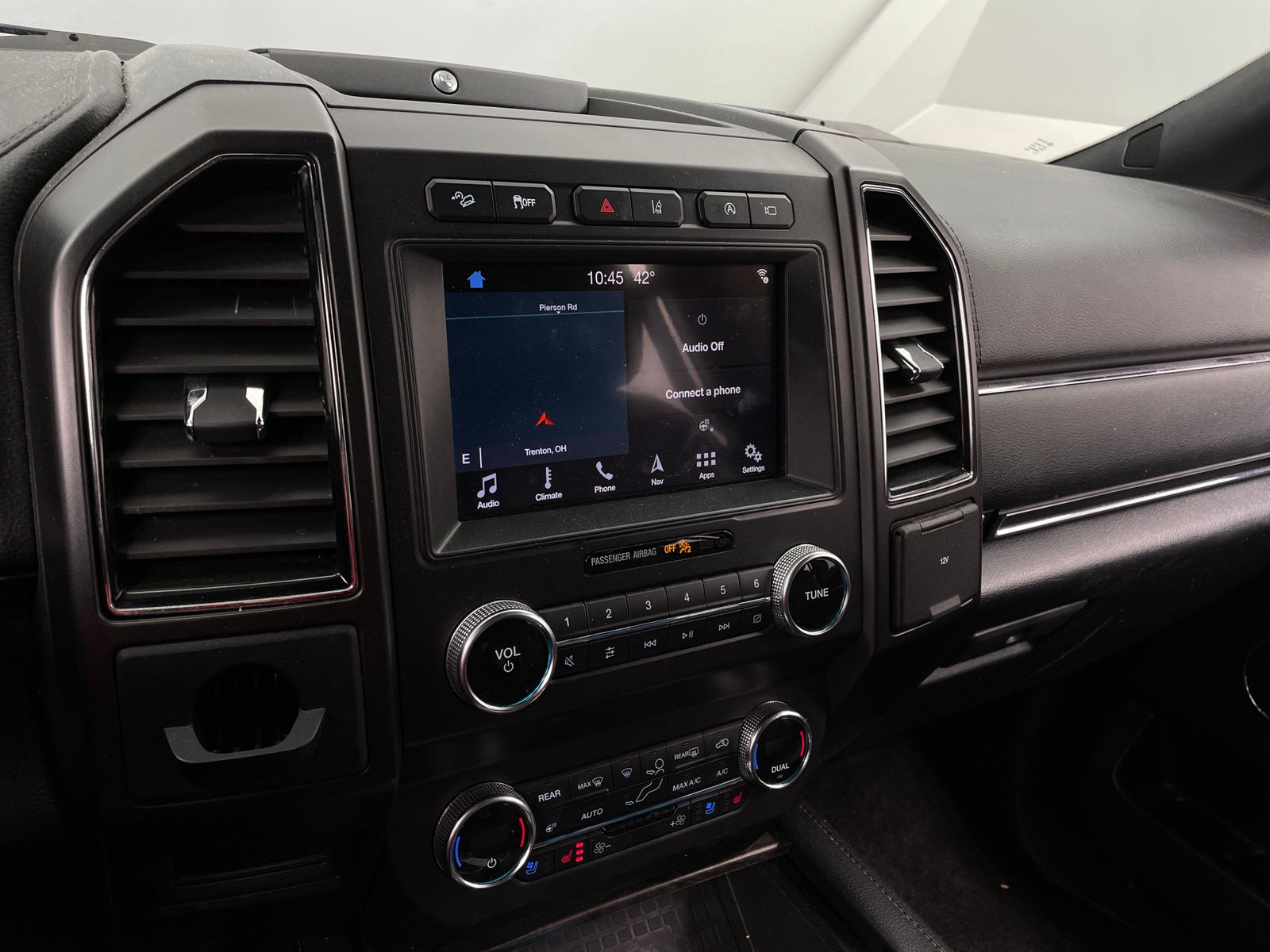 Thumbnail: 2019 Ford Expedition - 3