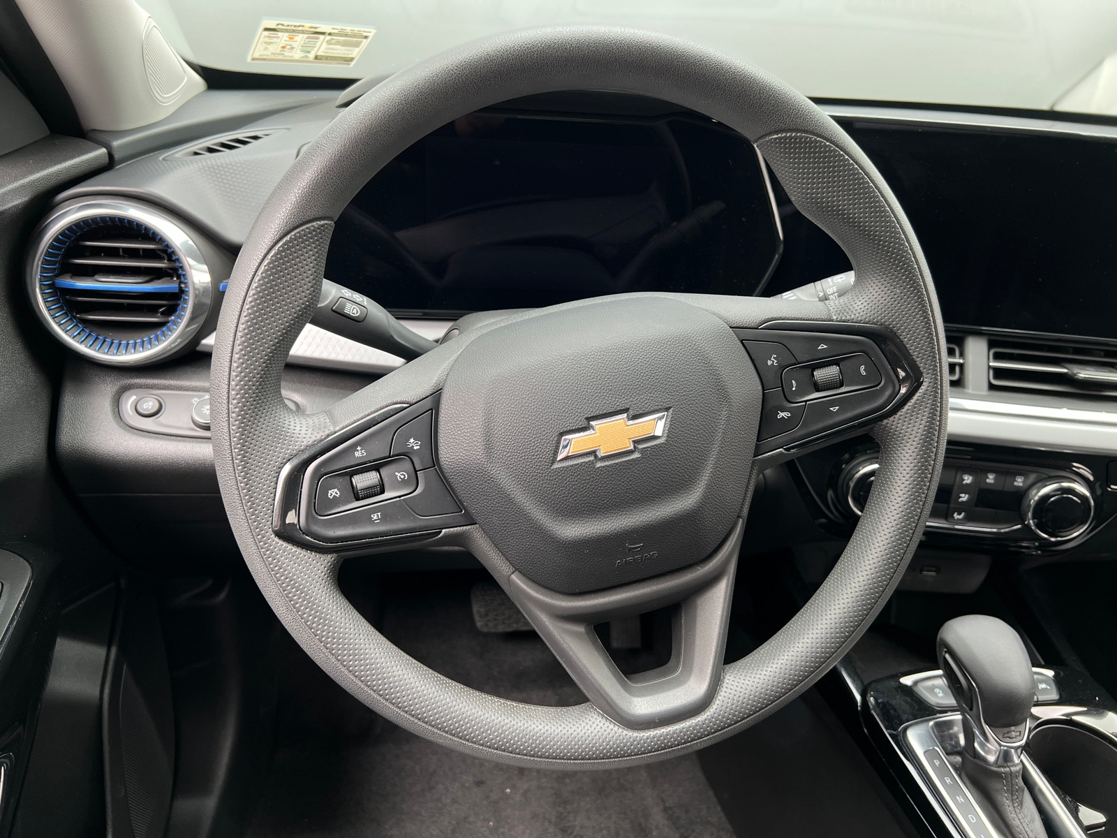 Thumbnail: 2025 Chevrolet Trax - 5