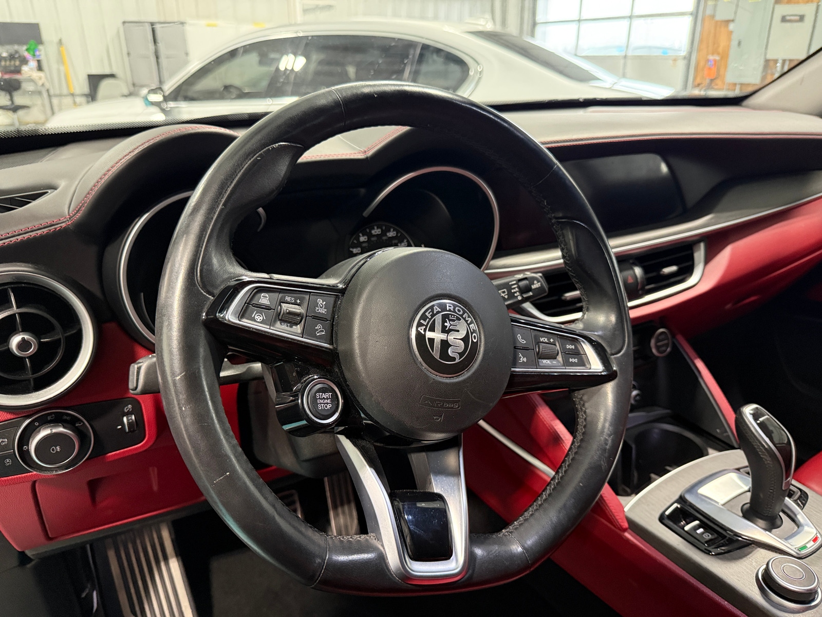 Thumbnail: 2020 Alfa Romeo Stelvio - 4