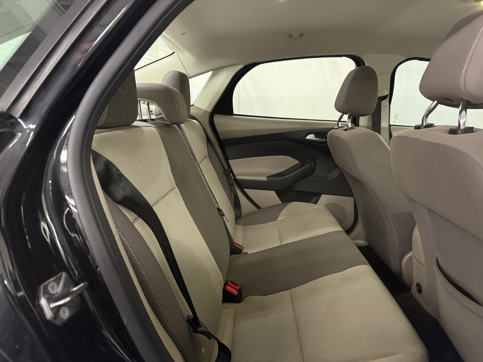 Thumbnail: 2012 Ford Focus - 6