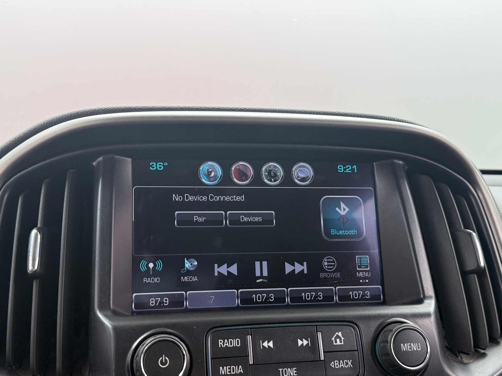 Thumbnail: 2016 Chevrolet Colorado - 3