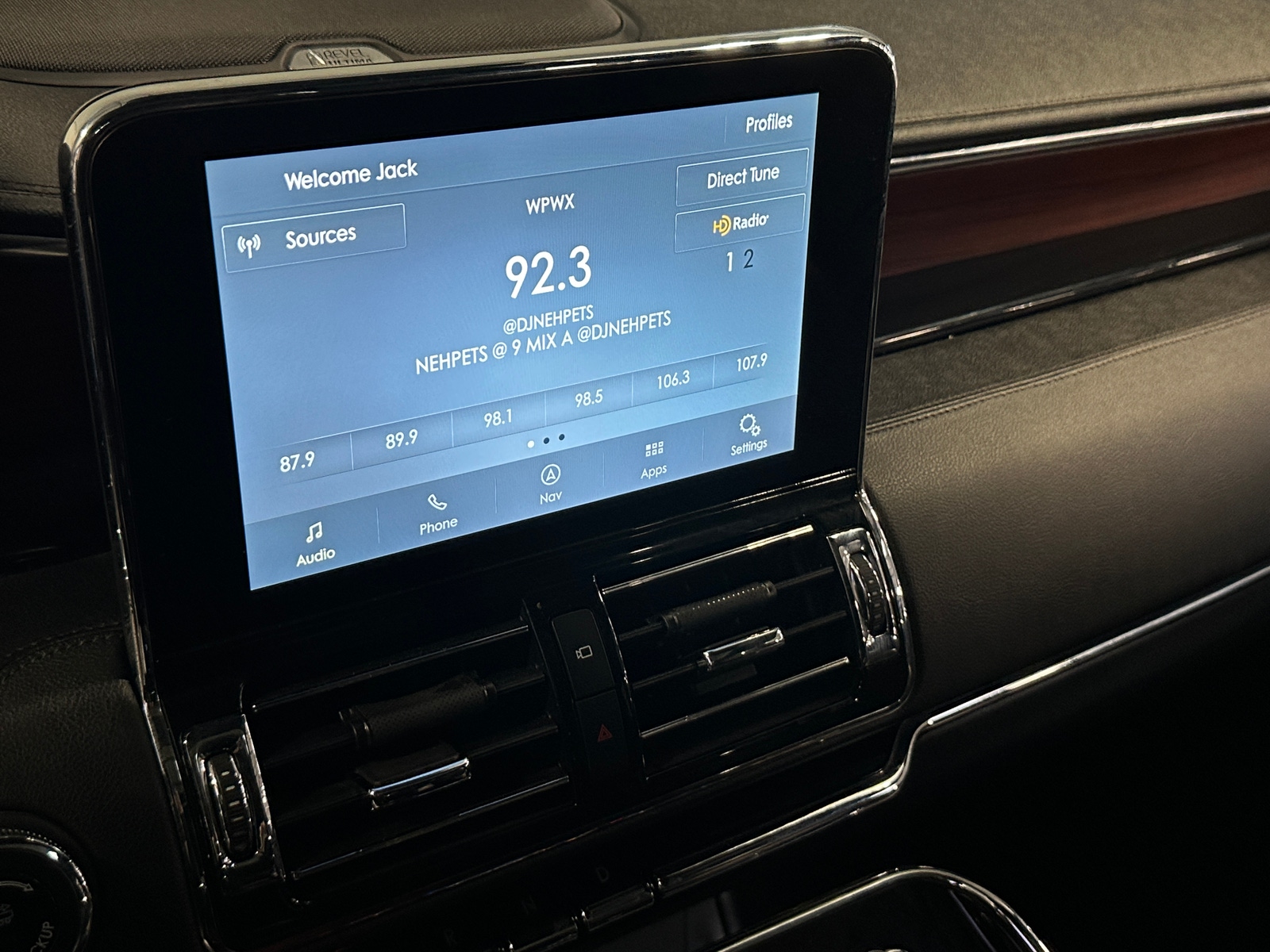 Thumbnail: 2021 Lincoln Navigator L - 3