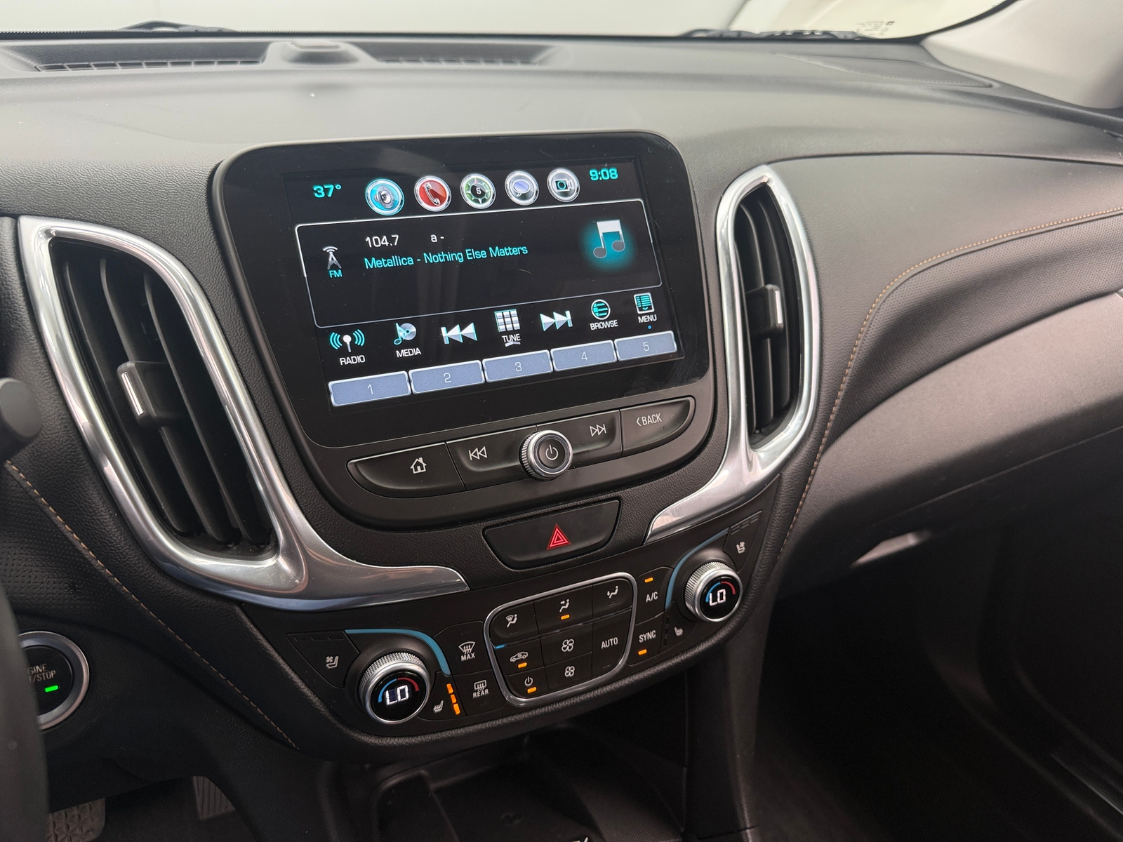 Thumbnail: 2018 Chevrolet Equinox - 3