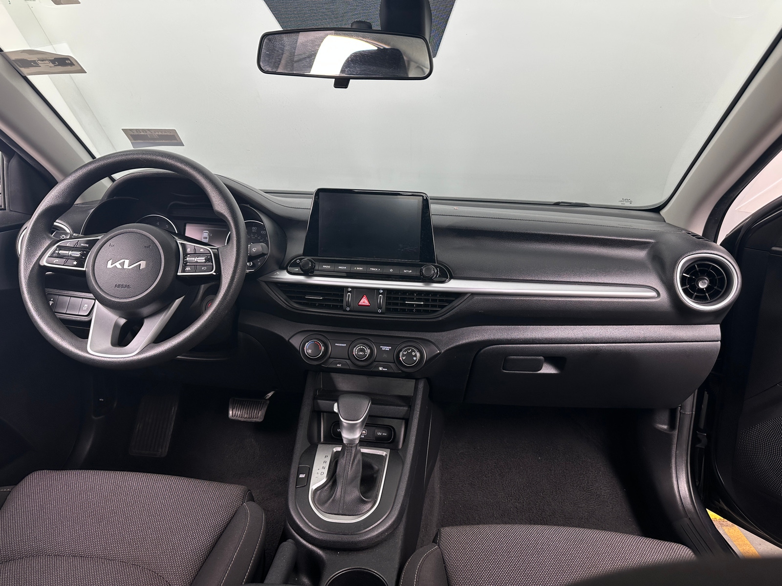 Thumbnail: 2023 Kia Forte - 3