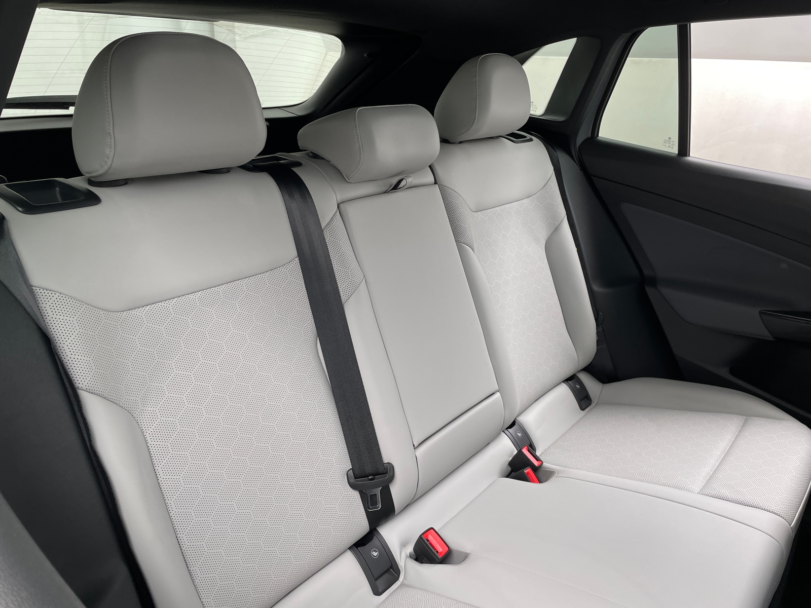 Thumbnail: 2022 Volkswagen ID.4 - 5