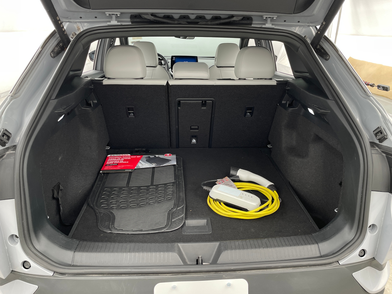 Thumbnail: 2022 Volkswagen ID.4 - 6