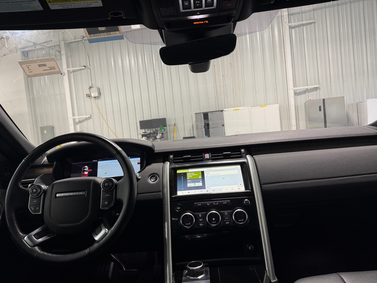 Thumbnail: 2018 Land Rover Discovery - 2