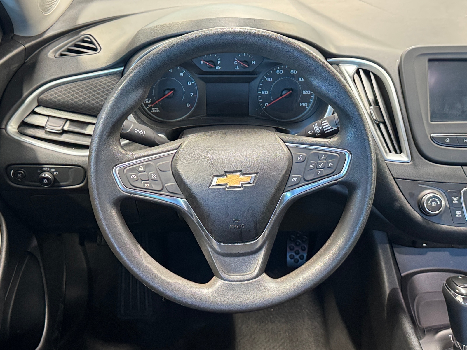 Thumbnail: 2018 Chevrolet Malibu - 5