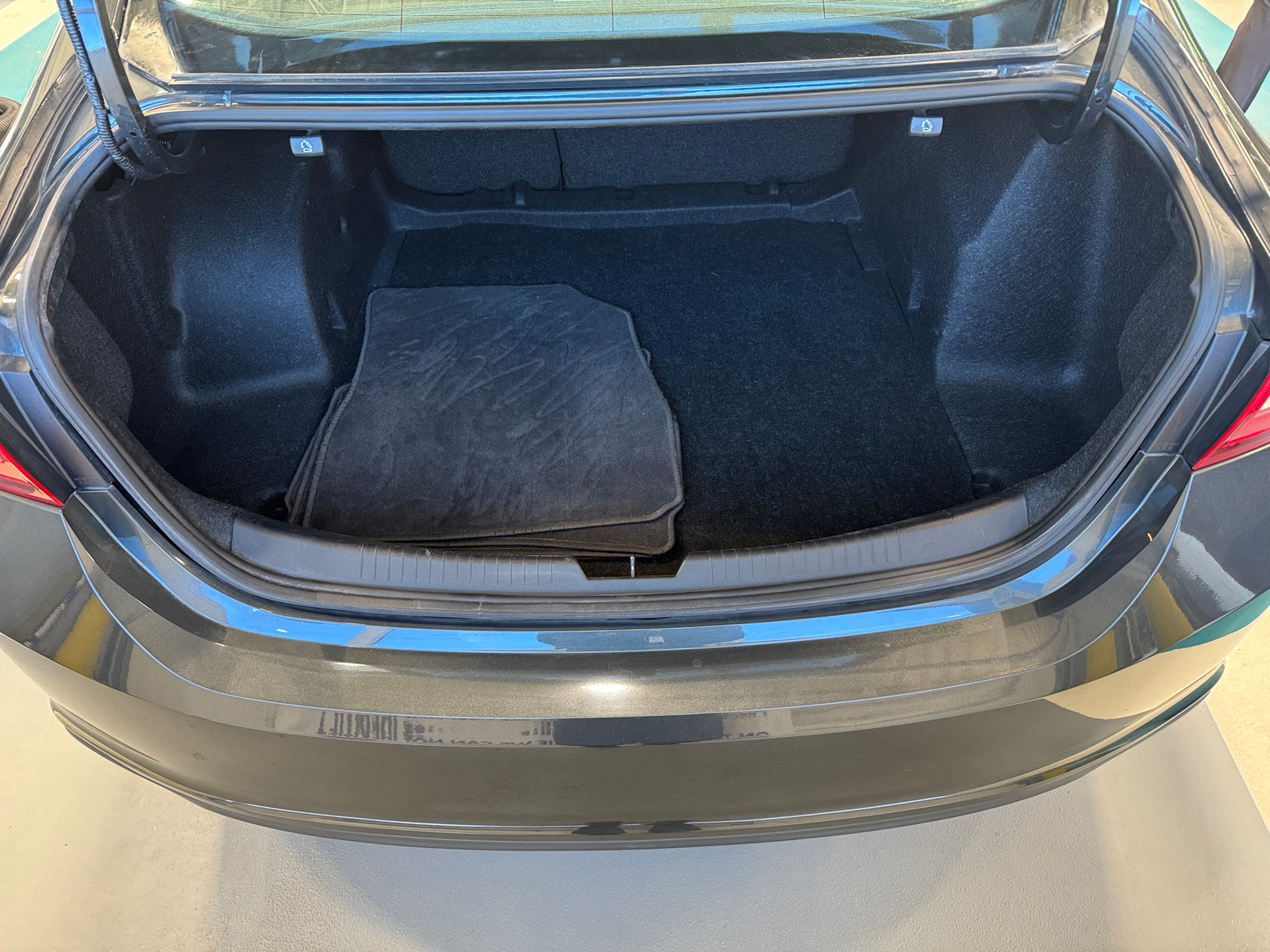 Thumbnail: 2018 Chevrolet Malibu - 7