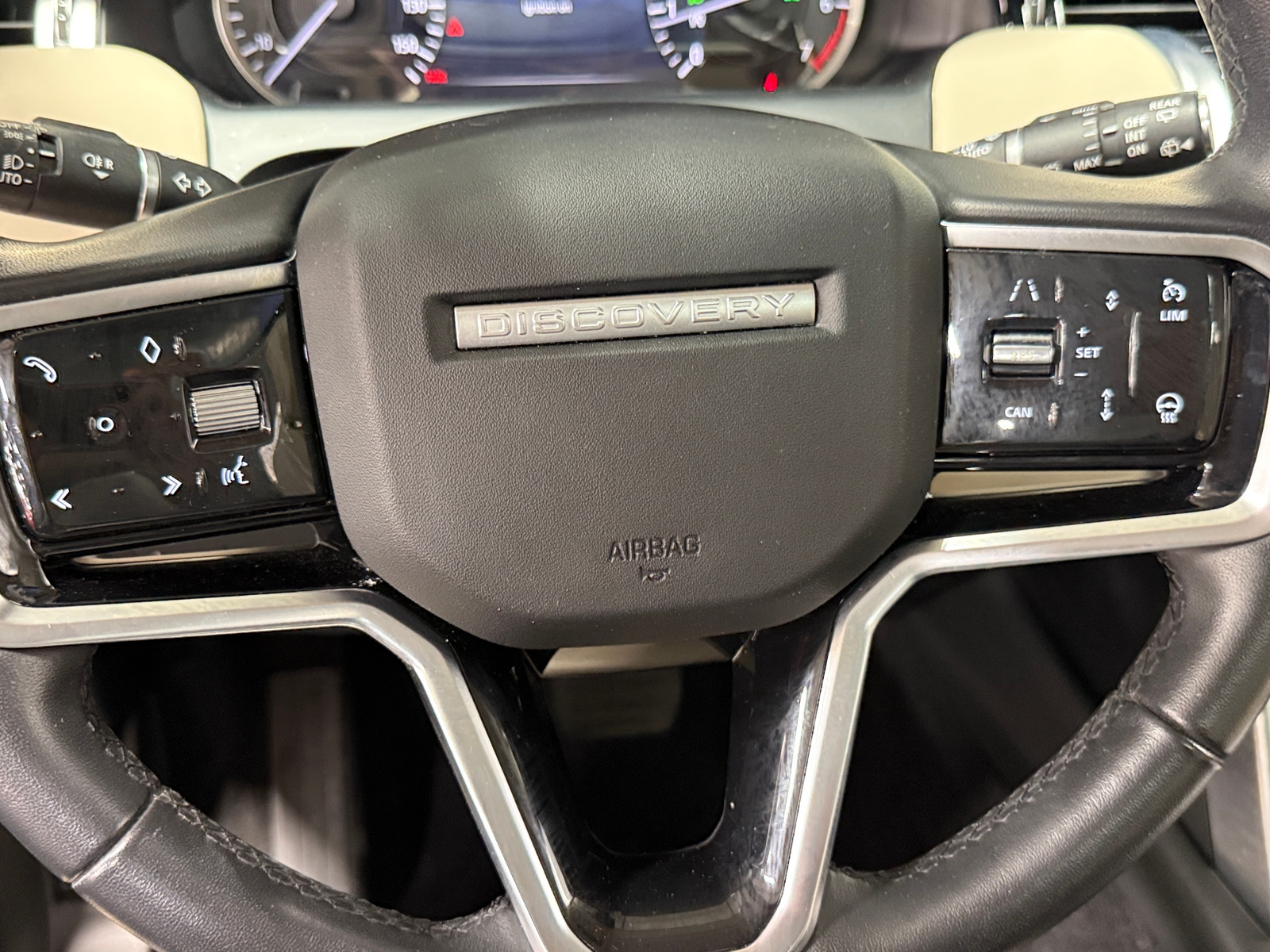 Thumbnail: 2023 Land Rover Discovery Sport - 4