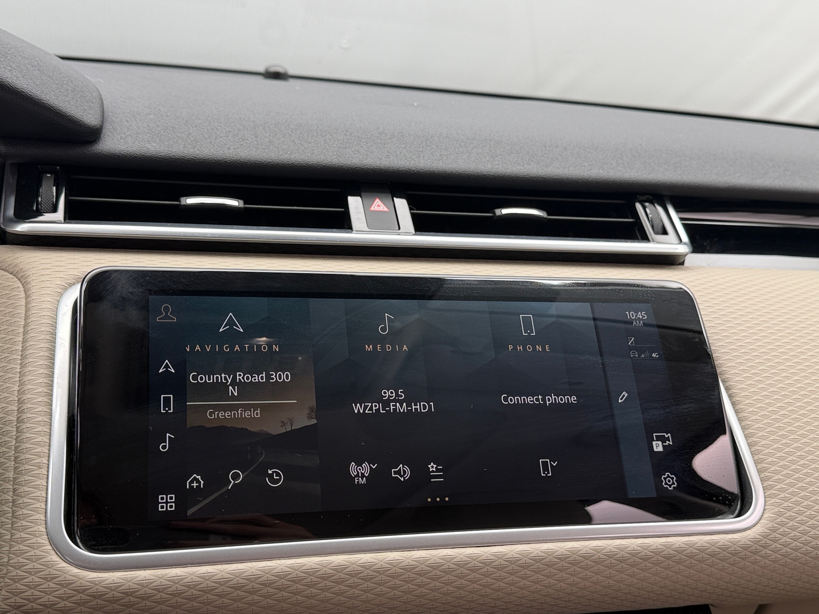 Thumbnail: 2022 Land Rover Range Rover Velar - 3