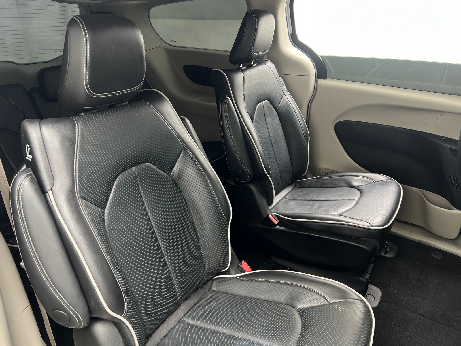 Thumbnail: 2023 Chrysler Pacifica - 5