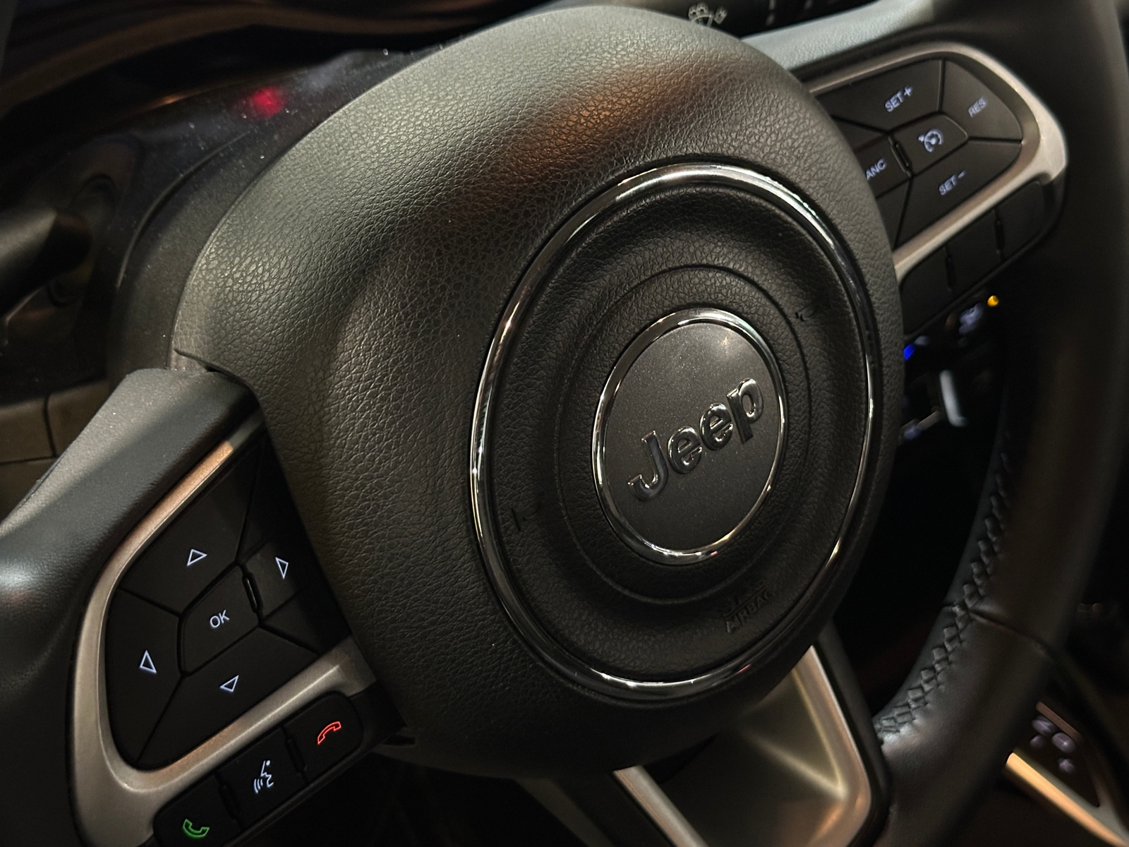 Thumbnail: 2018 Jeep Renegade - 5