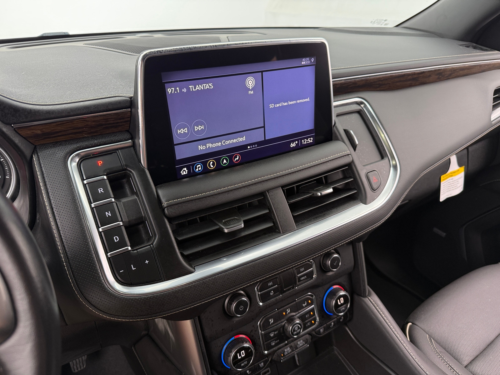 Thumbnail: 2021 Chevrolet Tahoe - 3