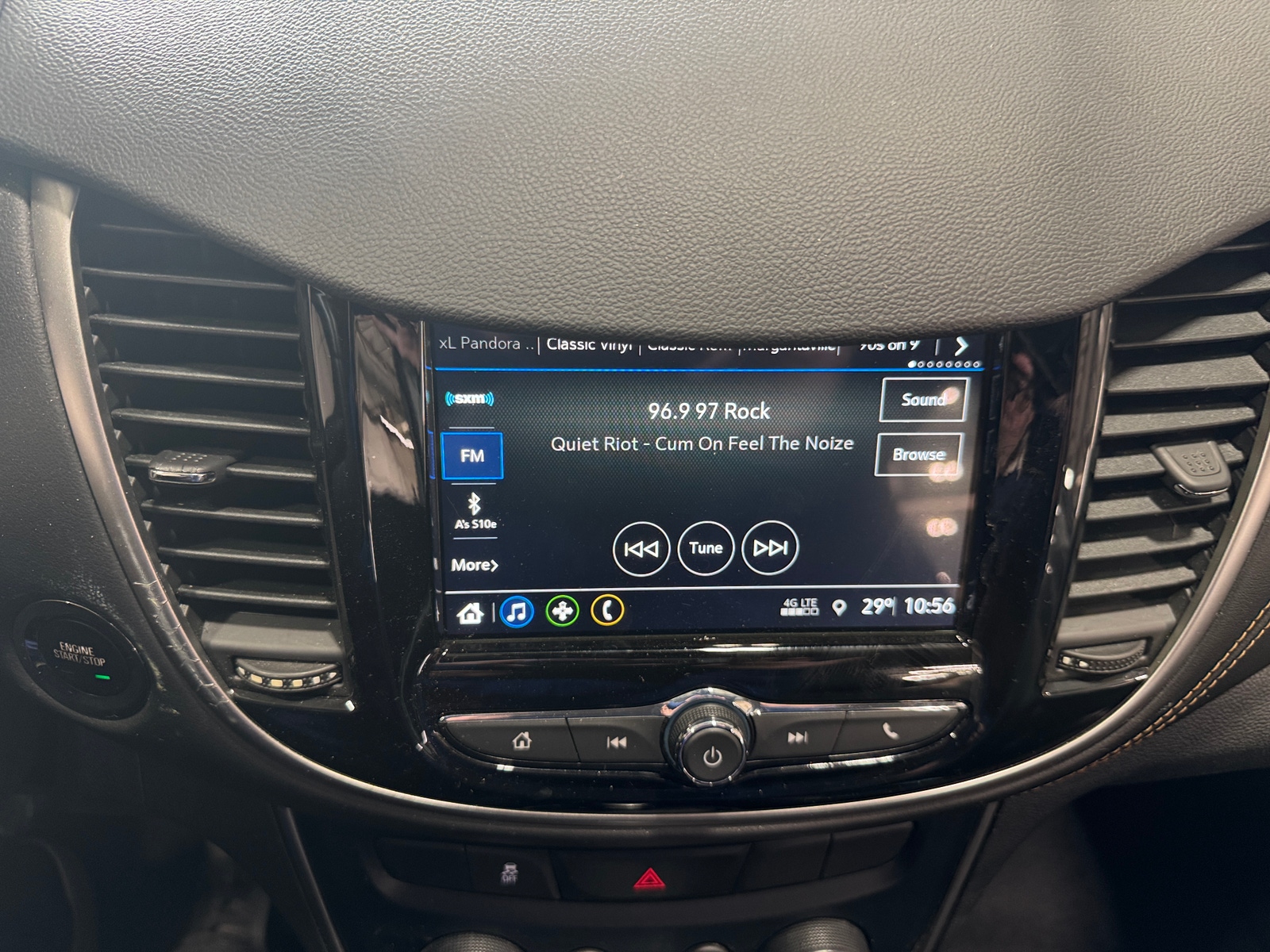 Thumbnail: 2018 Chevrolet Trax - 3