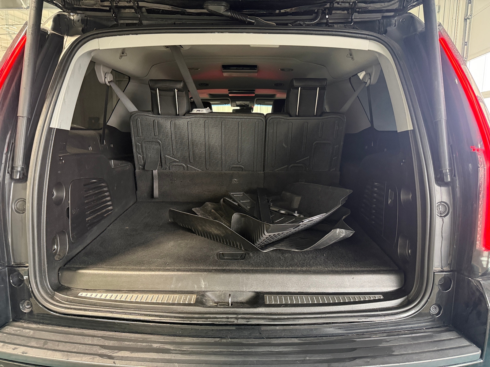 Thumbnail: 2019 Chevrolet Suburban - 6