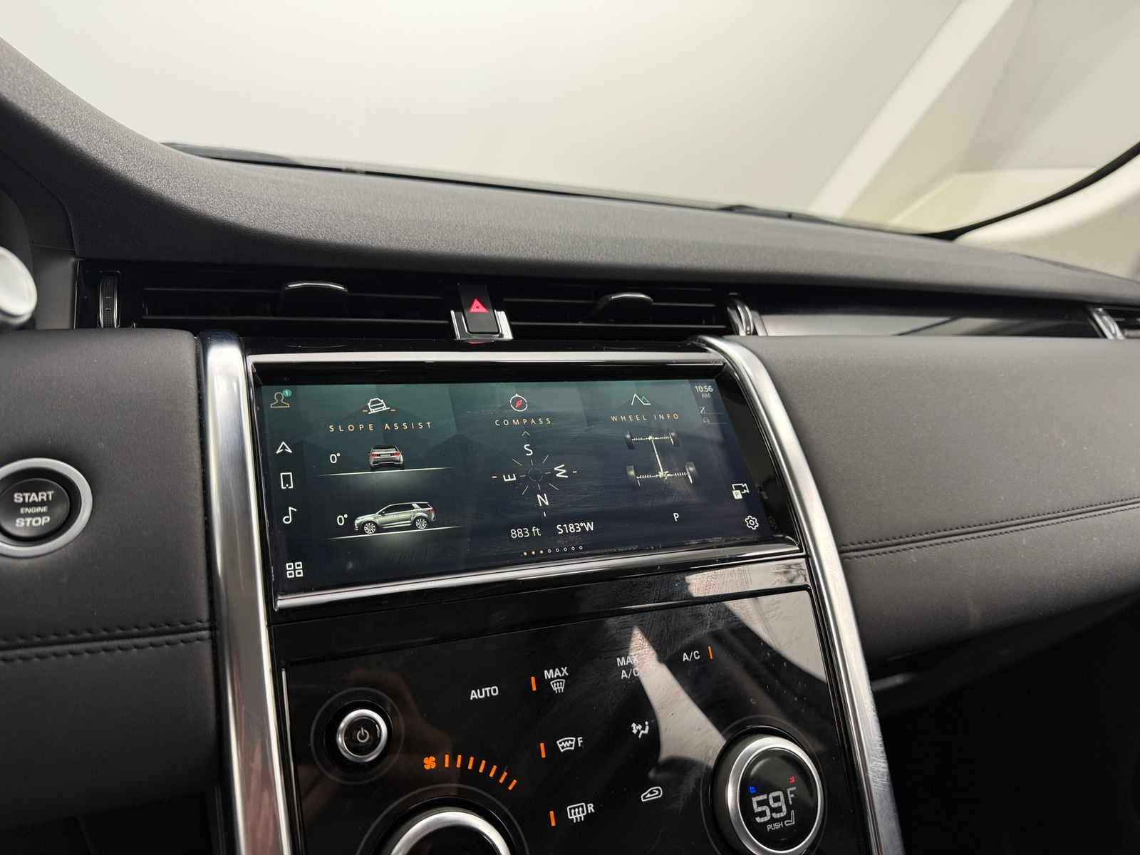 Thumbnail: 2021 Land Rover Discovery Sport - 3