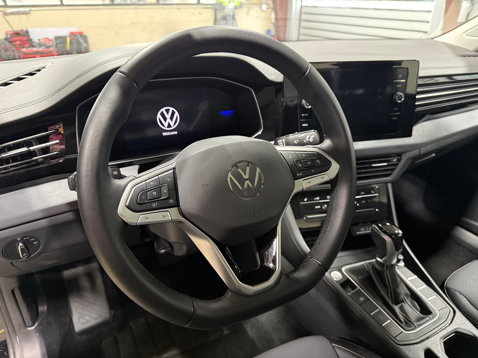 Thumbnail: 2025 Volkswagen Jetta - 4