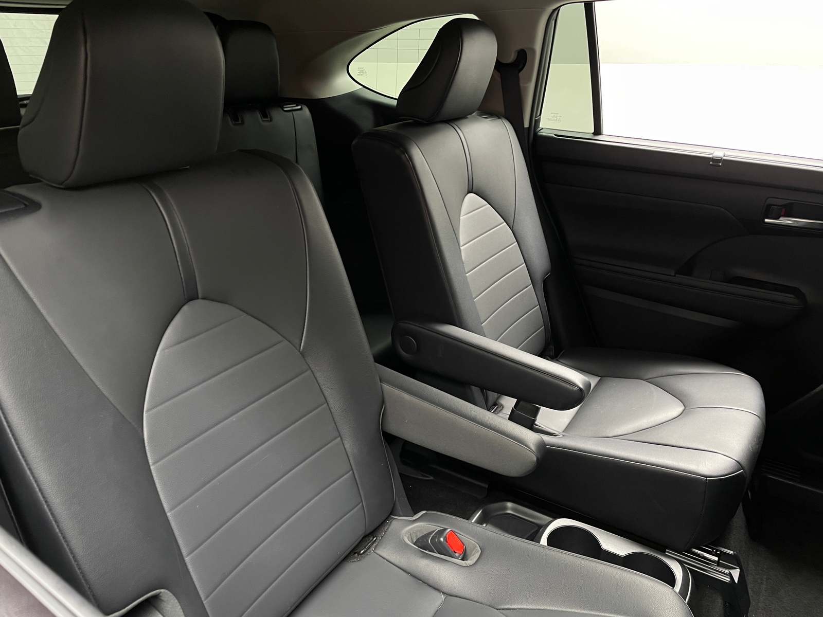 Thumbnail: 2020 Toyota Highlander - 5