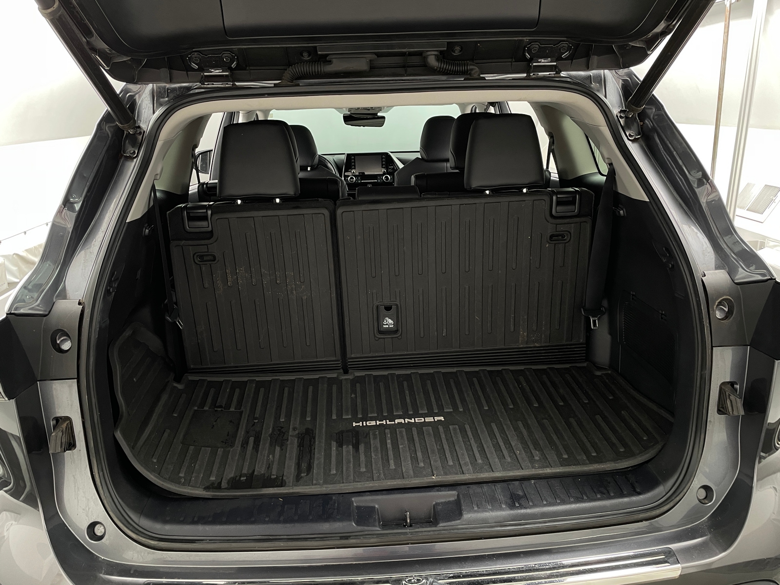 Thumbnail: 2020 Toyota Highlander - 6