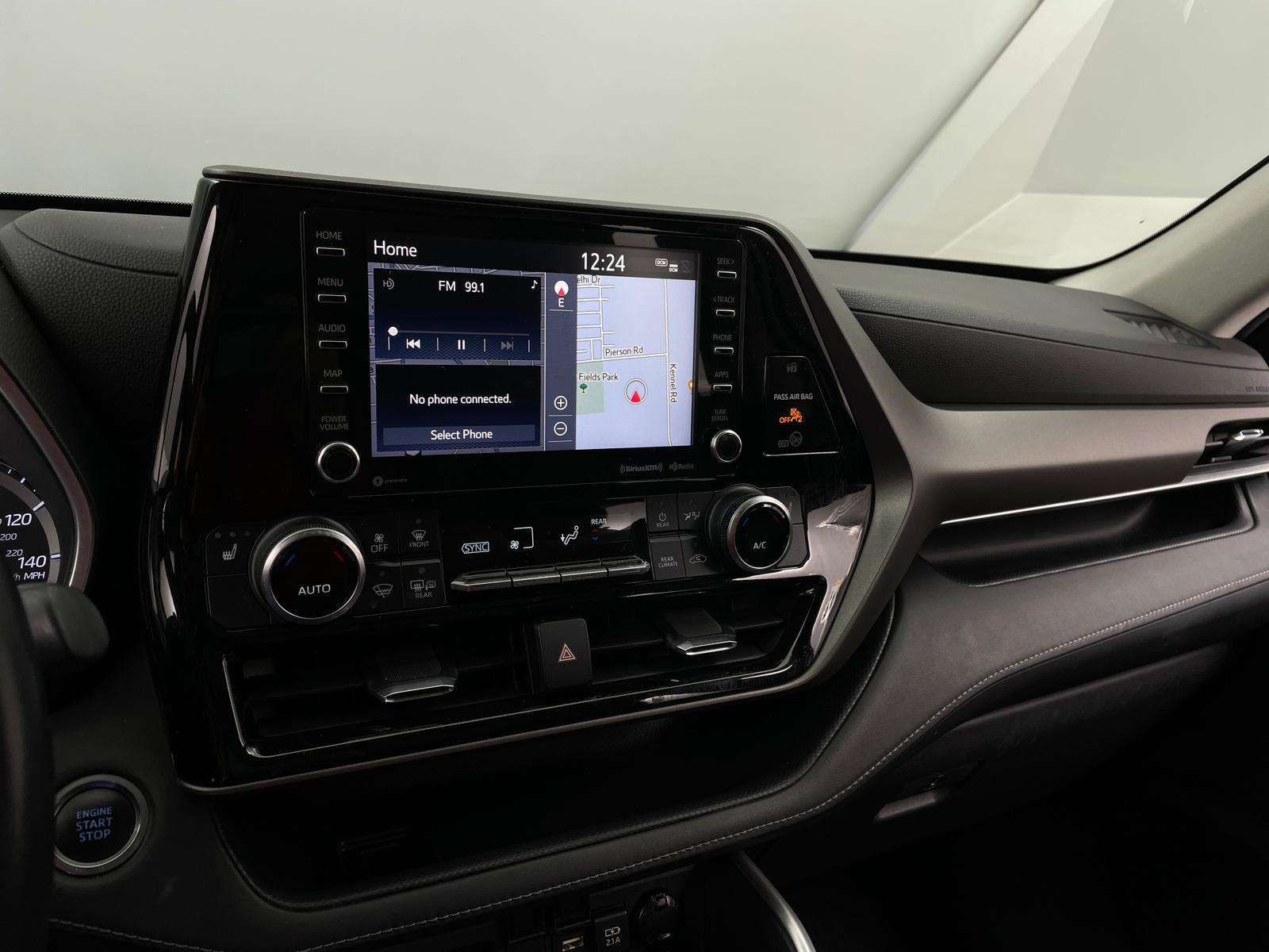 Thumbnail: 2020 Toyota Highlander - 3