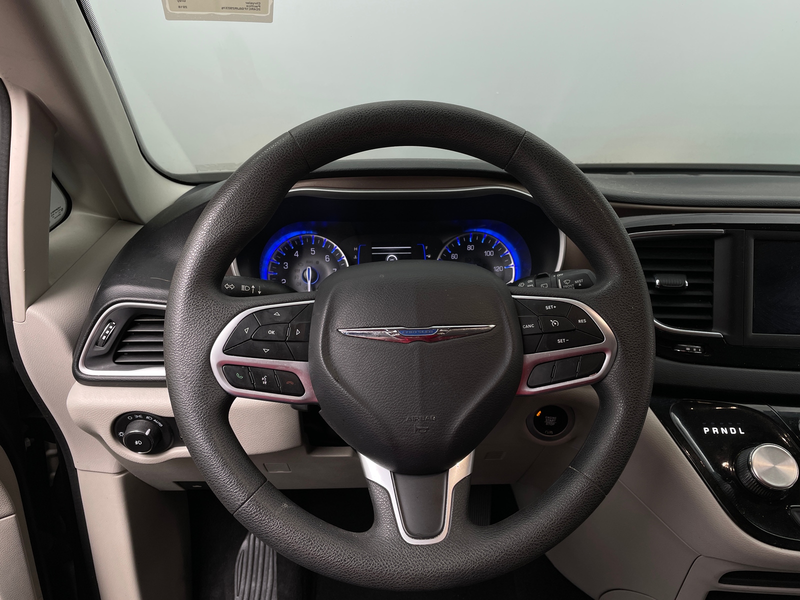 Thumbnail: 2018 Chrysler Pacifica - 5