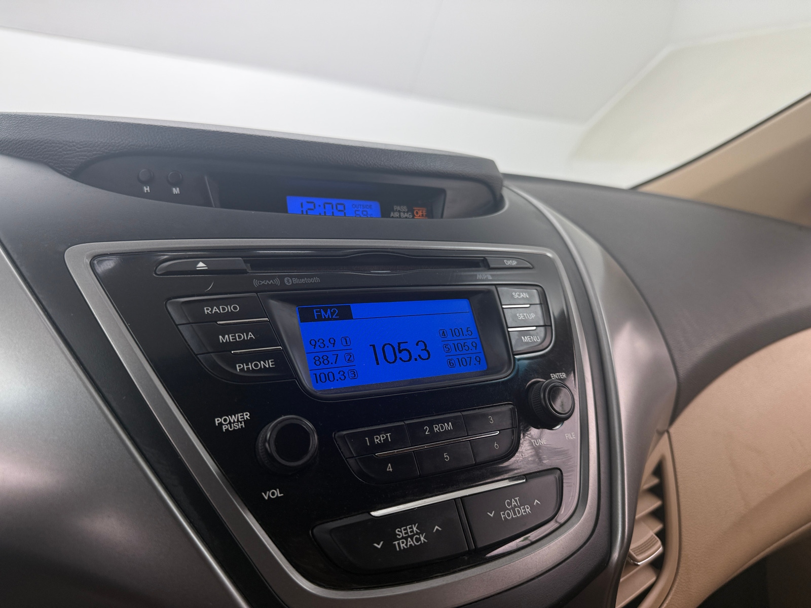 Thumbnail: 2013 Hyundai Elantra - 4