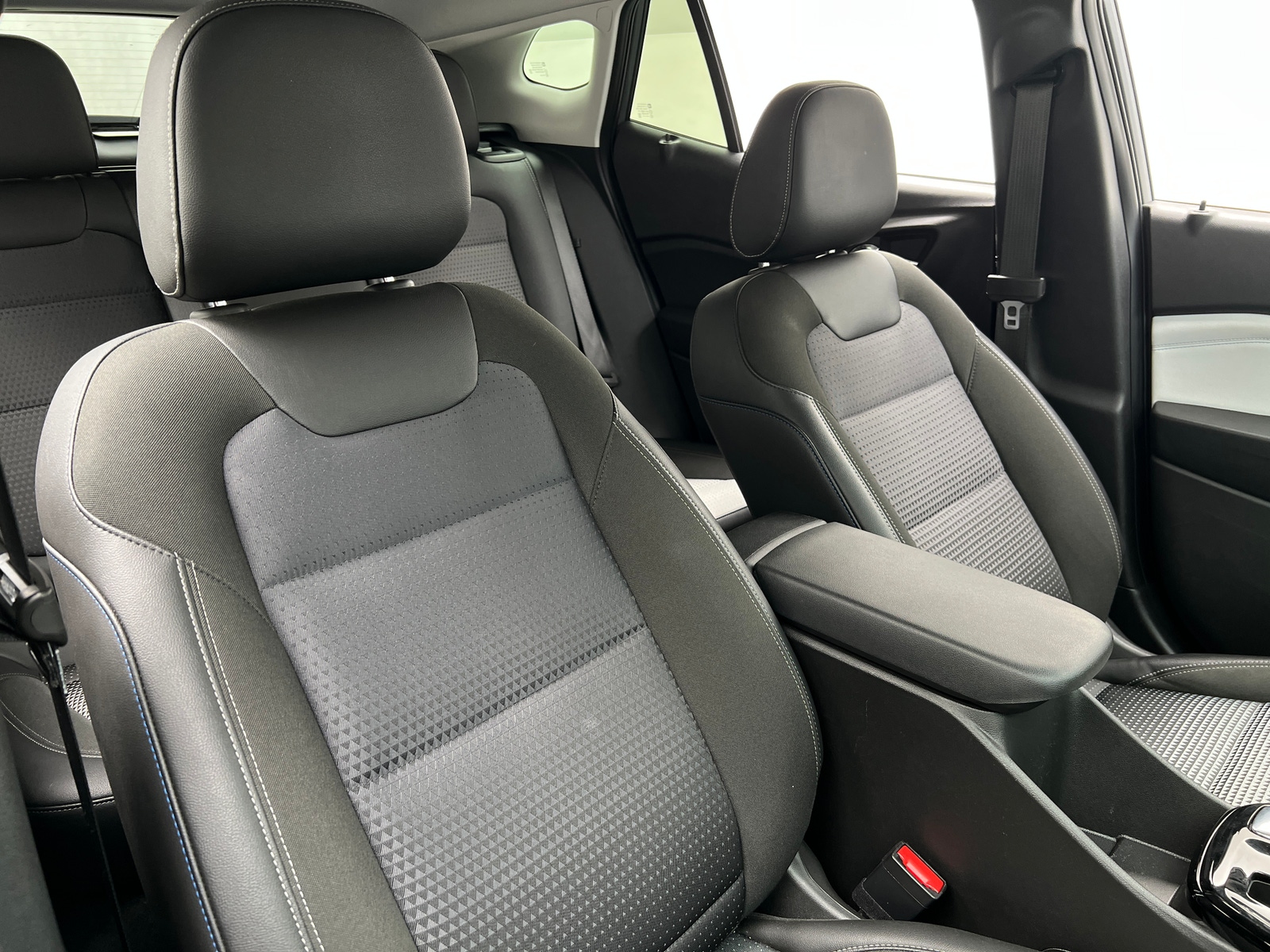 Thumbnail: 2025 Chevrolet Trax - 2