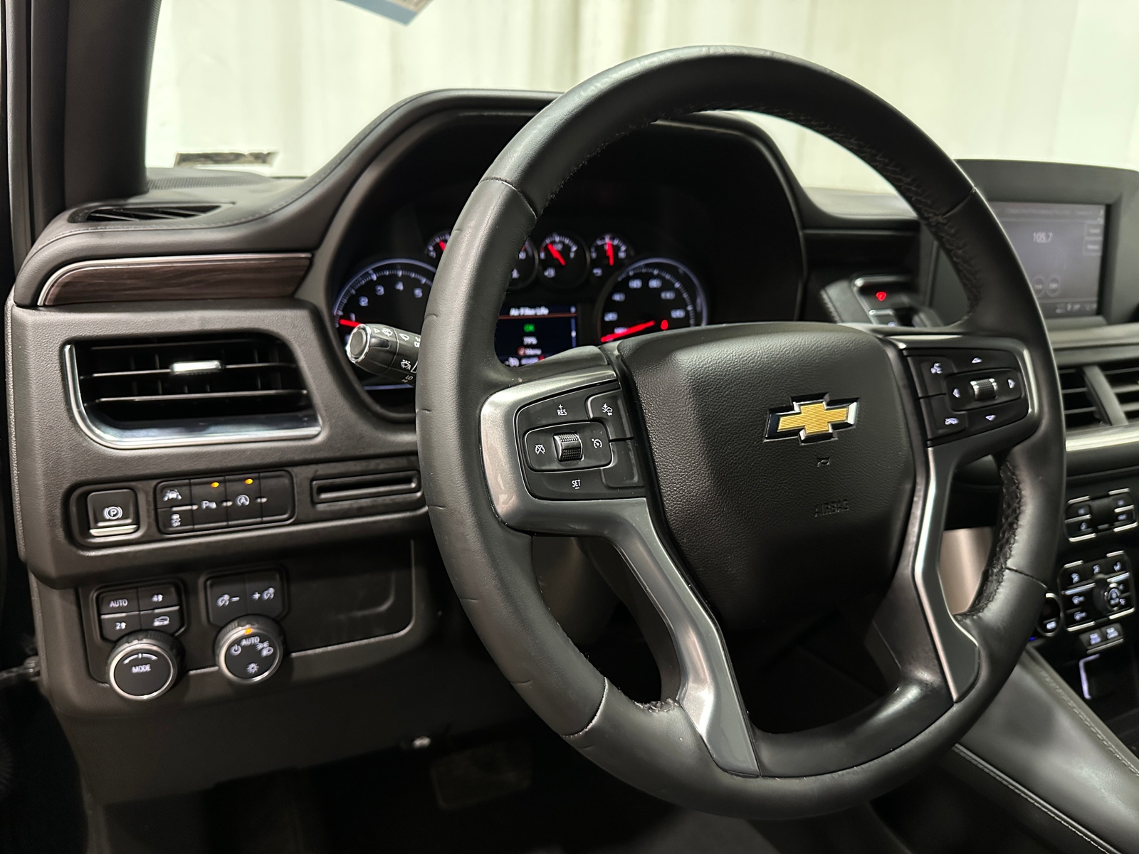 Thumbnail: 2023 Chevrolet Suburban - 5