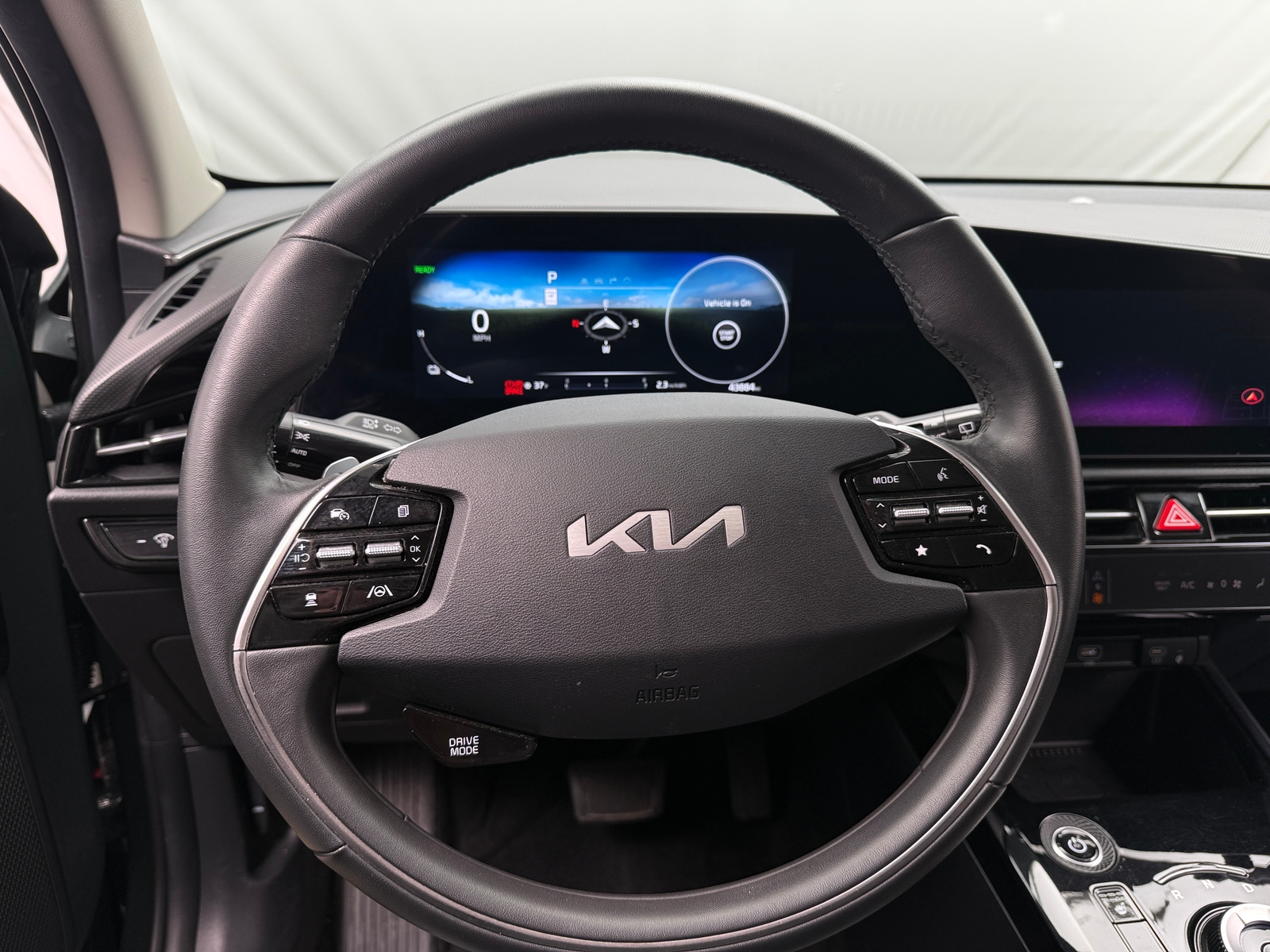 Thumbnail: 2024 Kia Niro - 4