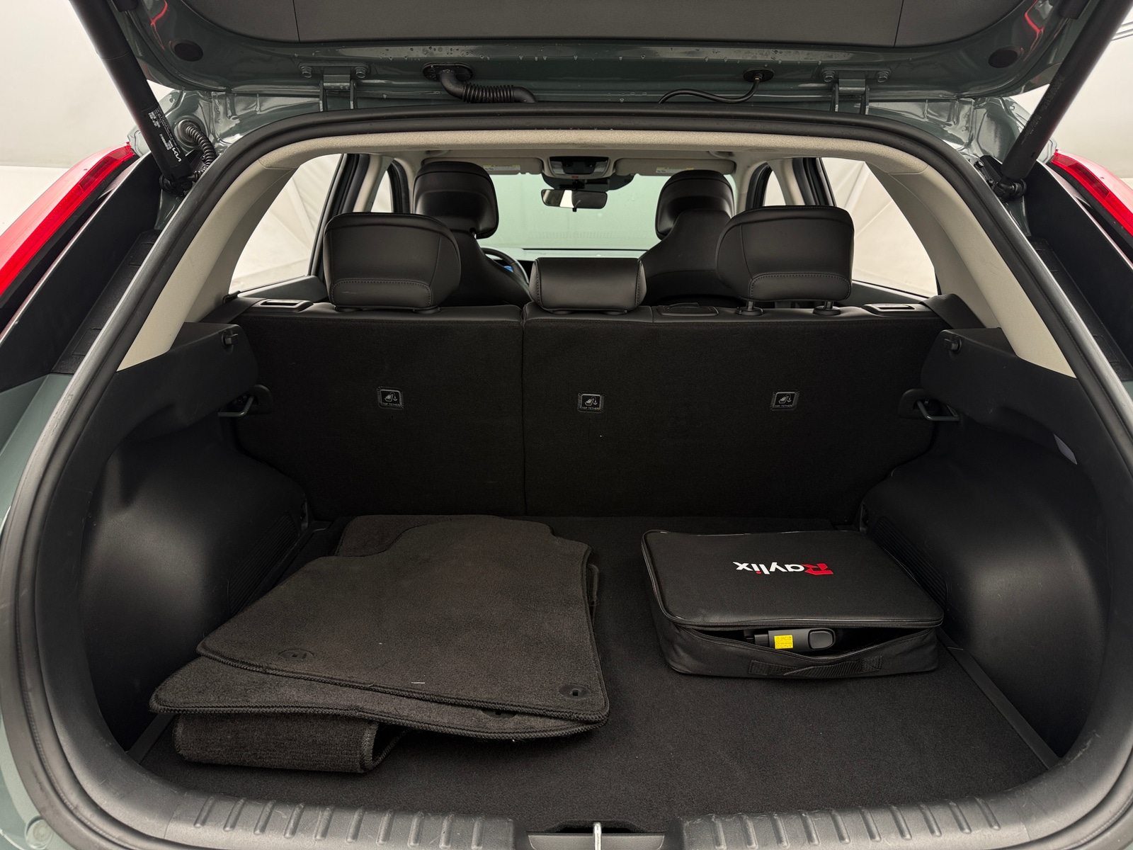 Thumbnail: 2024 Kia Niro - 6