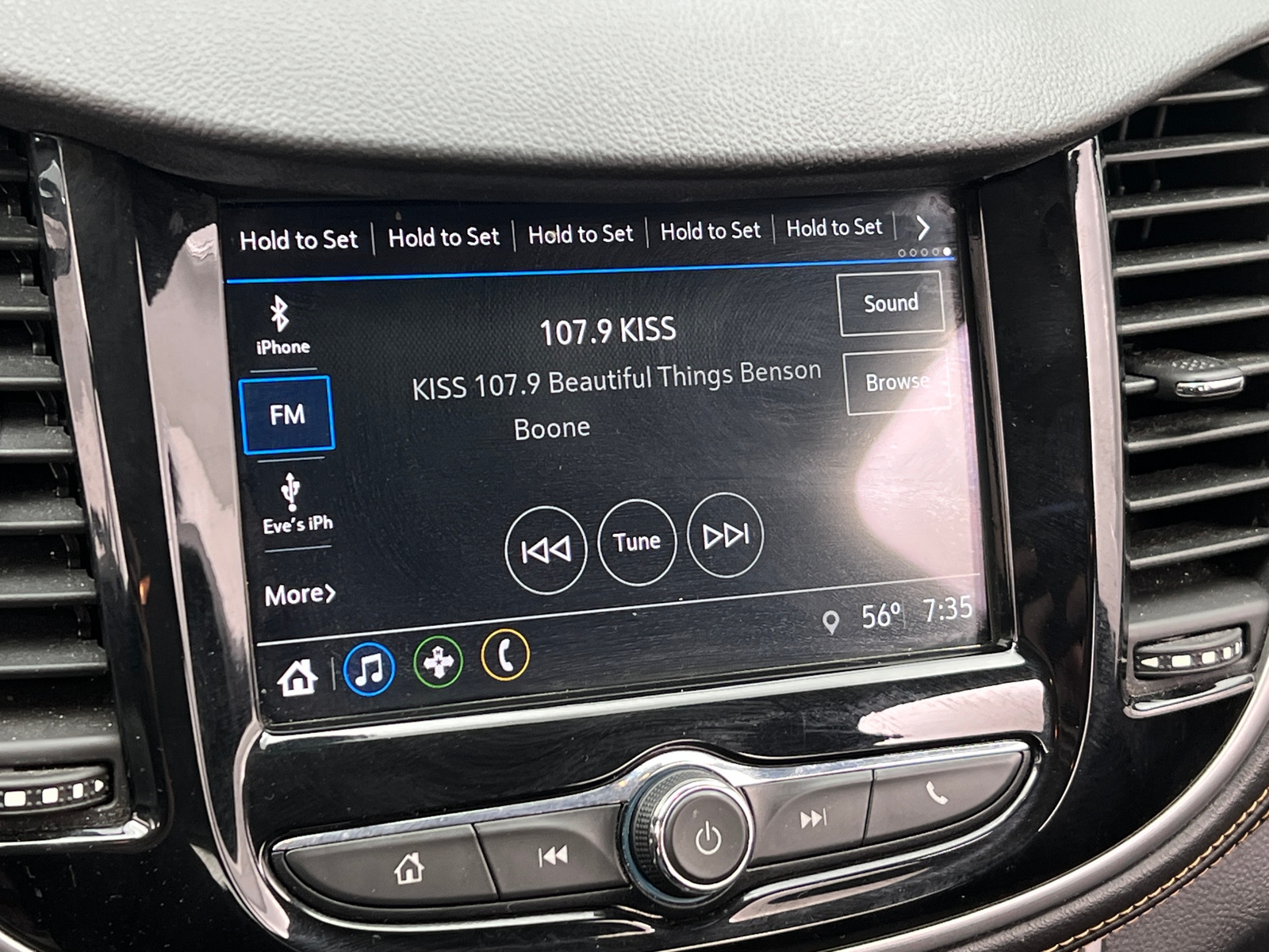 Thumbnail: 2018 Chevrolet Trax - 4