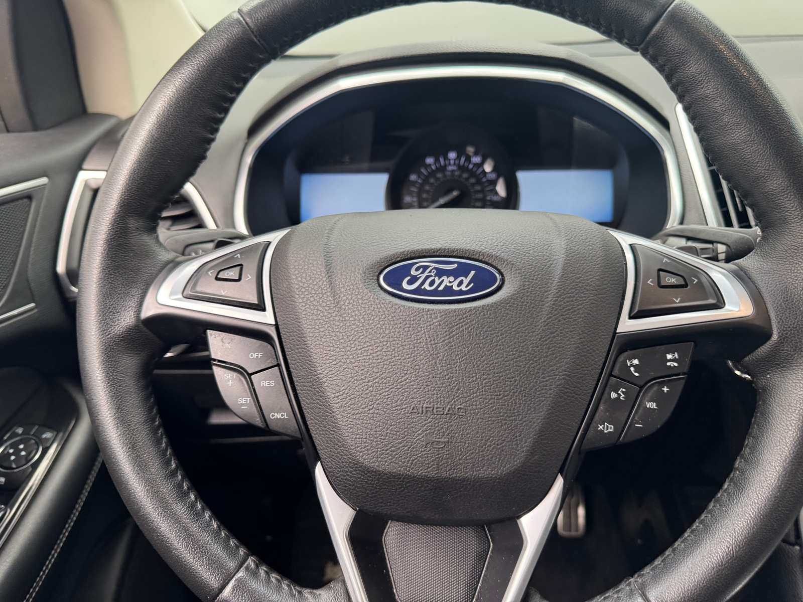 Thumbnail: 2016 Ford Edge - 4