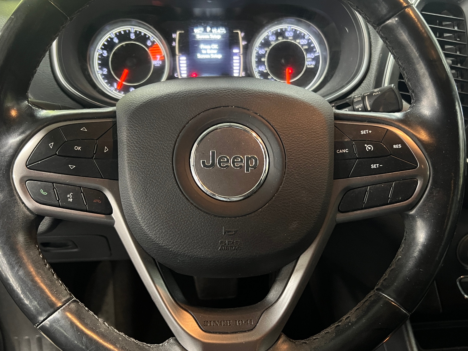 Thumbnail: 2021 Jeep Cherokee - 5