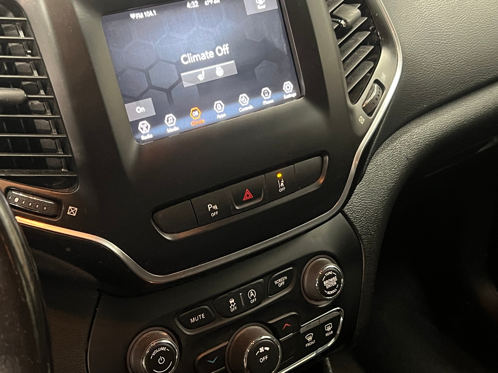 Thumbnail: 2021 Jeep Cherokee - 4