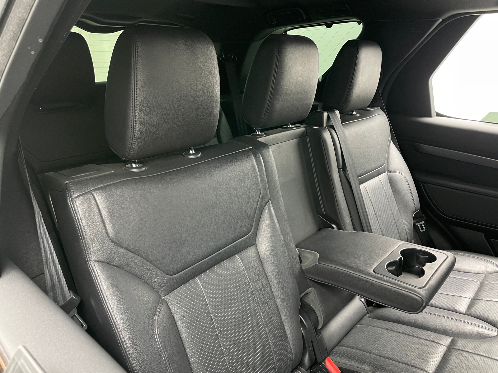 Thumbnail: 2019 Land Rover Discovery - 5